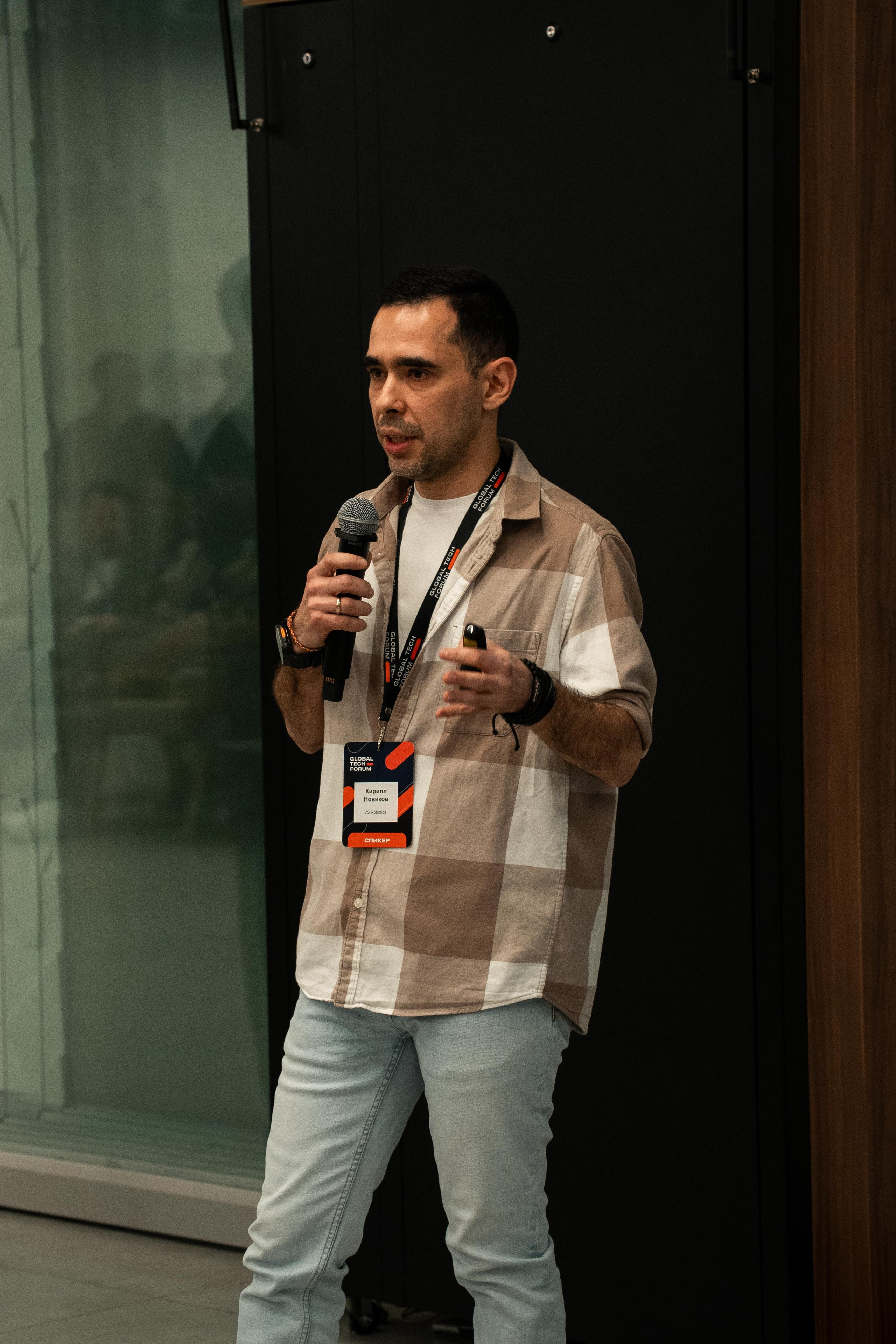 Global Tech Forum 27.03.2026. Коммерческий и художественный фотограф и видеограф в Москве Арсений Тургенев