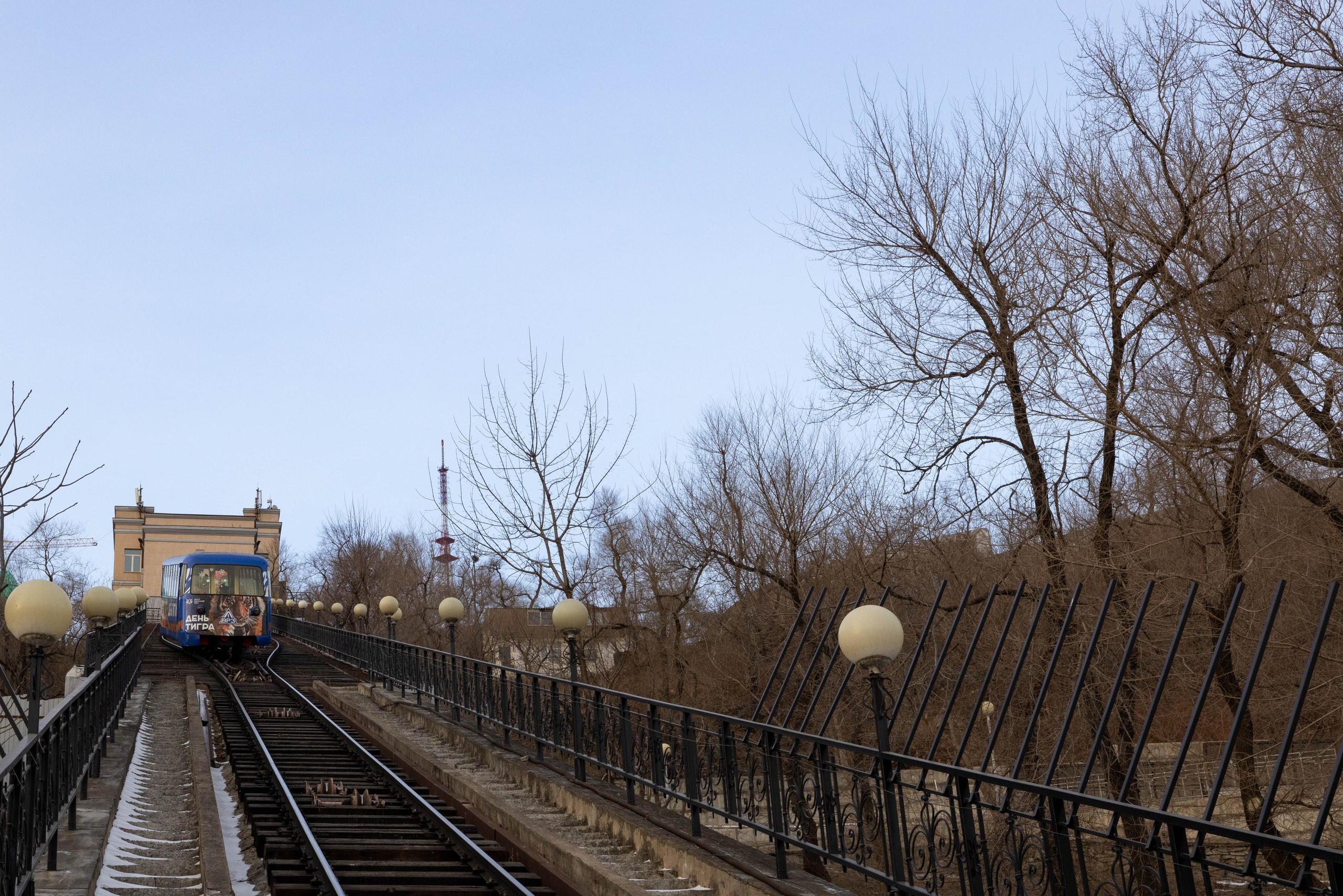 Фуникулер. Турист оптимист