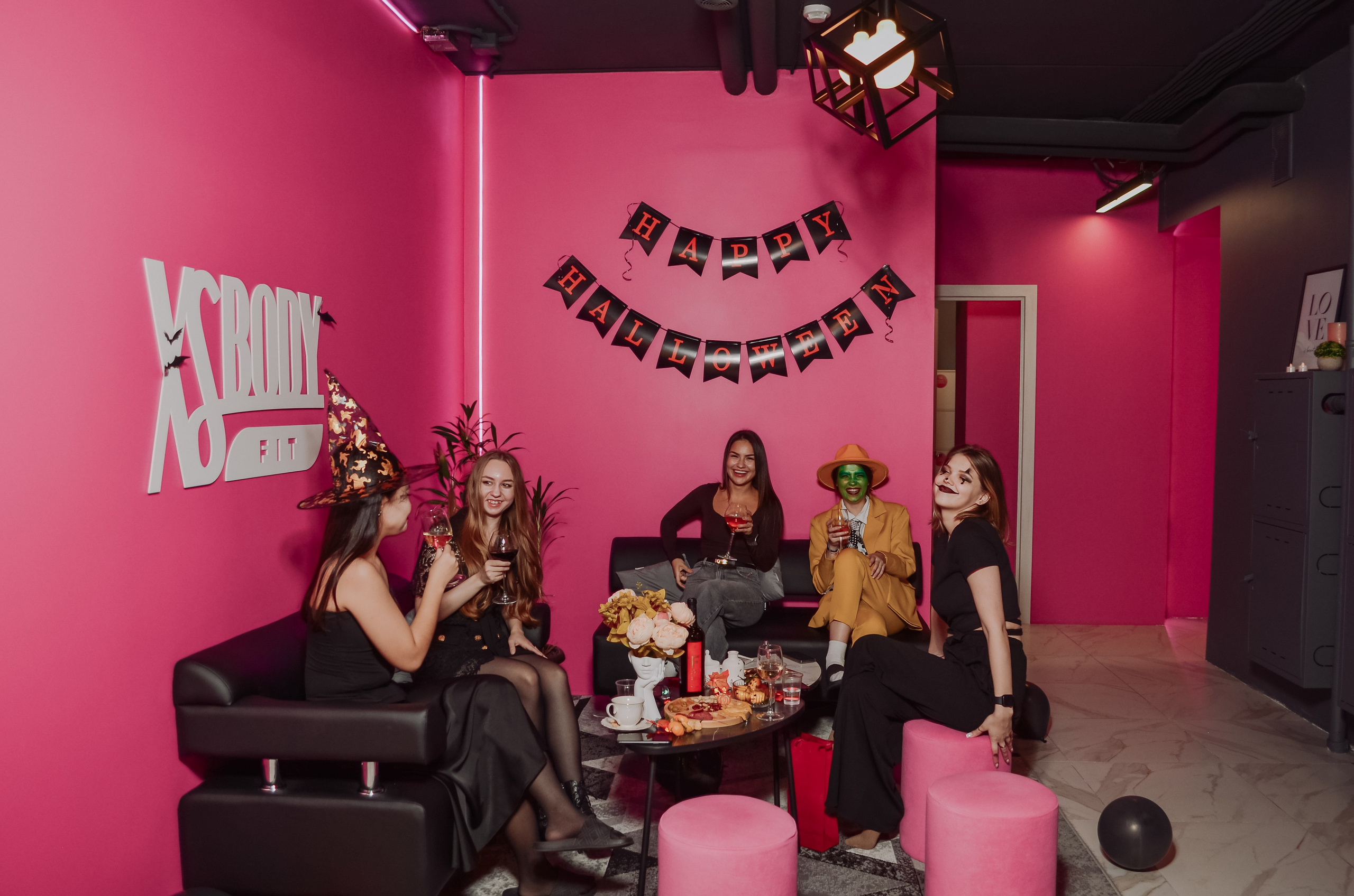 Фоторепортаж мероприятия в фитнес-клубе. Денисова Аля — фотограф для парных съемок и индивидуальных историй в Барнауле