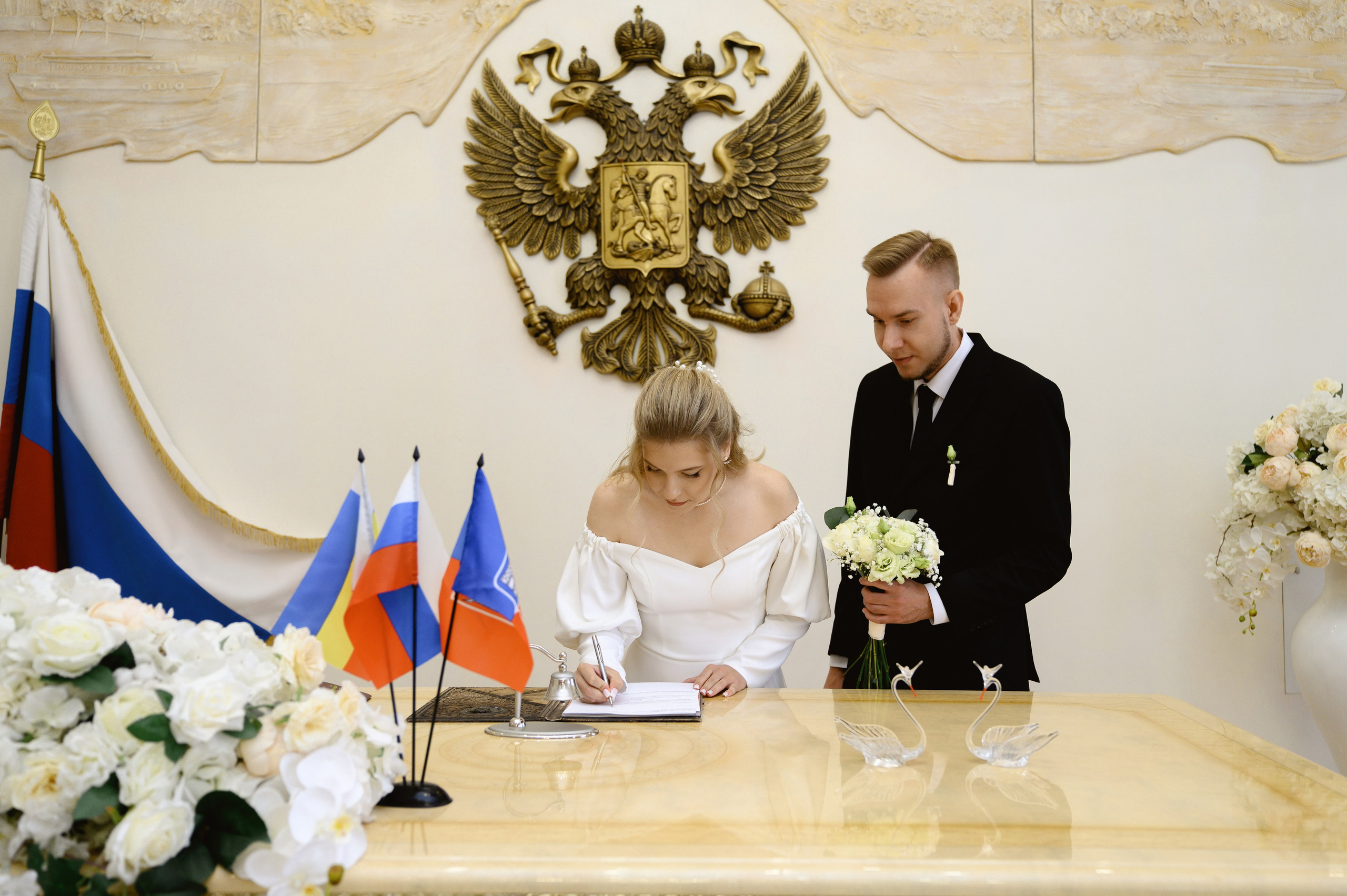 Свадебная съемка в Ростове, прогулка на яхте и семейный ужин за городом