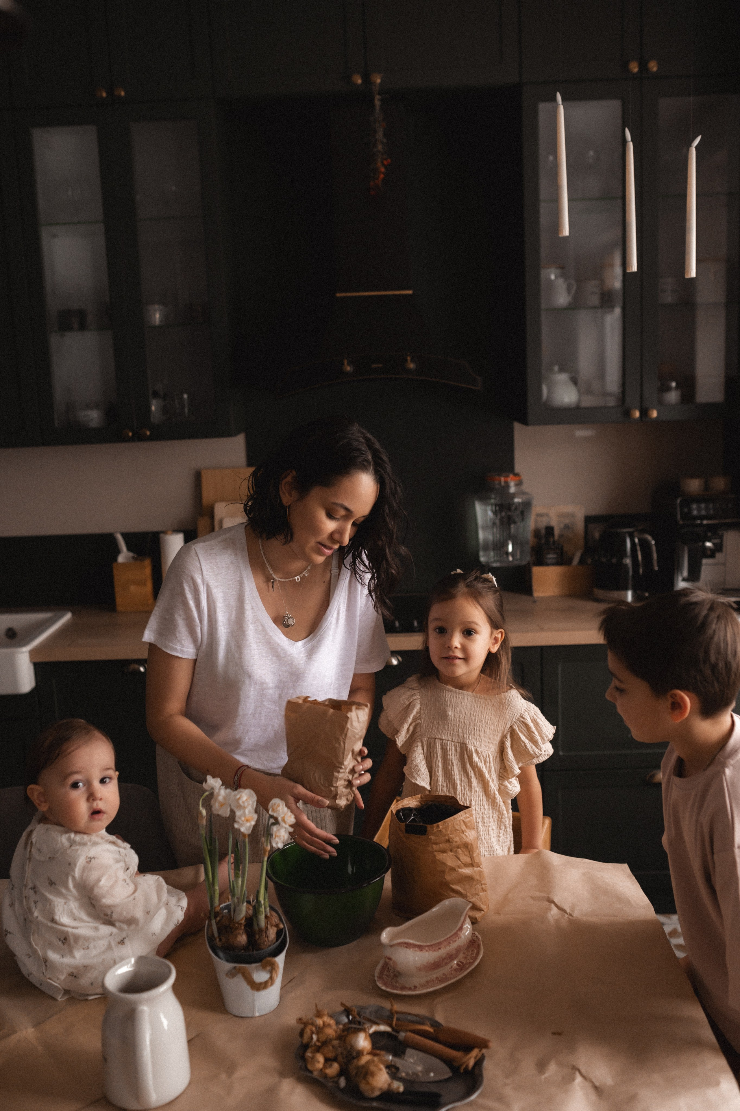 Полина, Дима, Мия и Эмма дома. Семейный и свадебный lifestyle-фотограф в Москве Мария Петрова