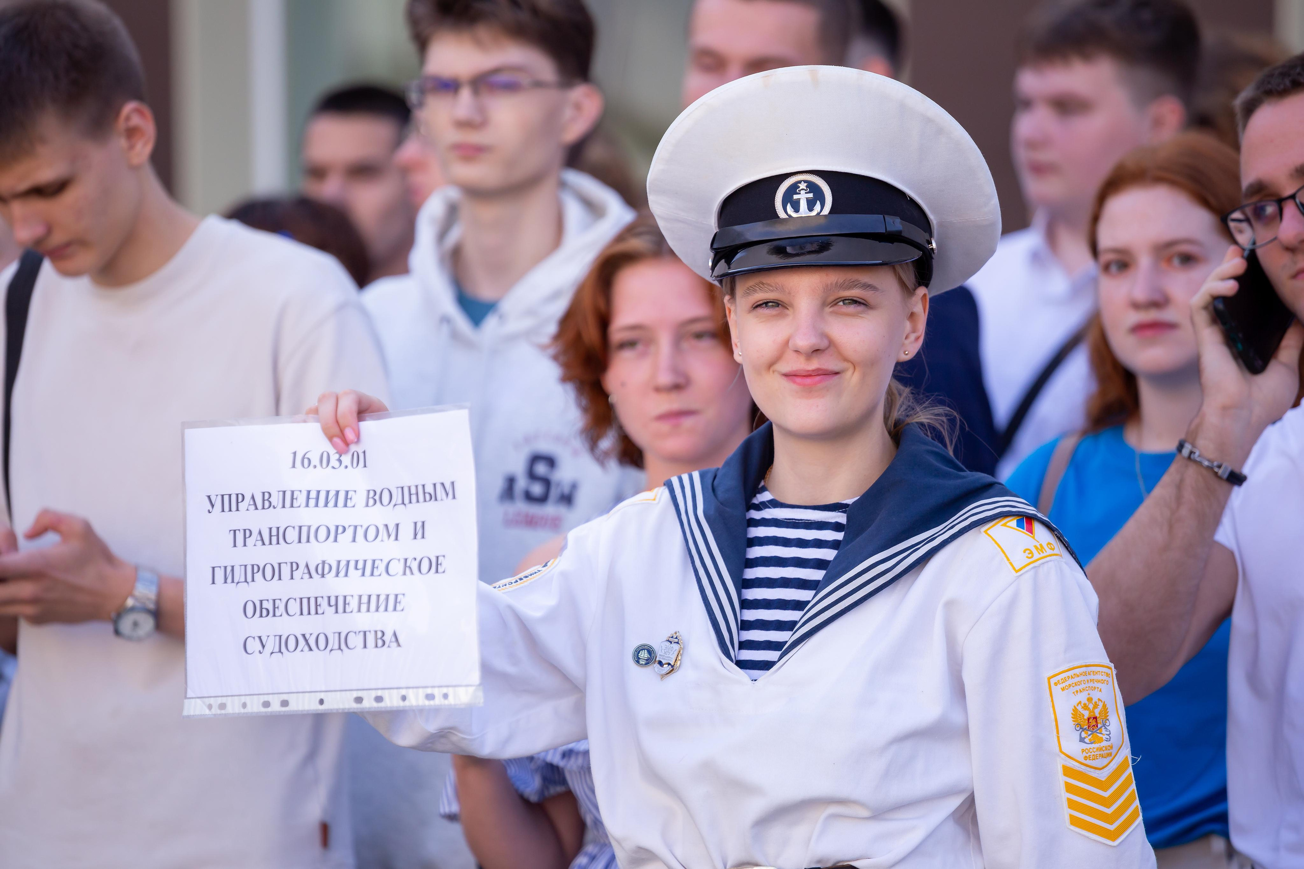 1 Сентября в МГУ. Фотограф Антон Клейнос, Владивосток