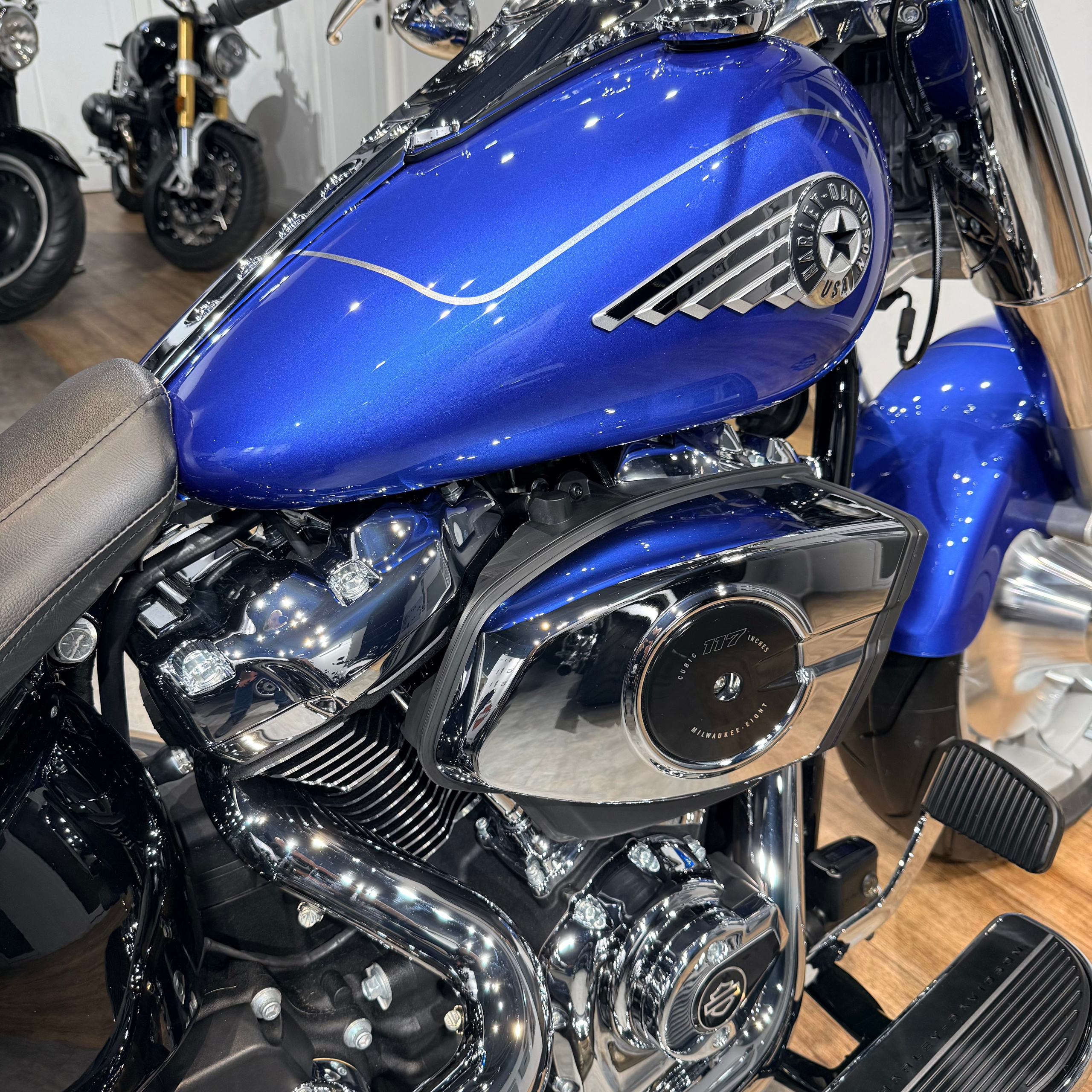 NEW 2026 Fat Boy 117 Вluе Вurst. Hello Davidson, Москва. Только хорошие мотоциклы…