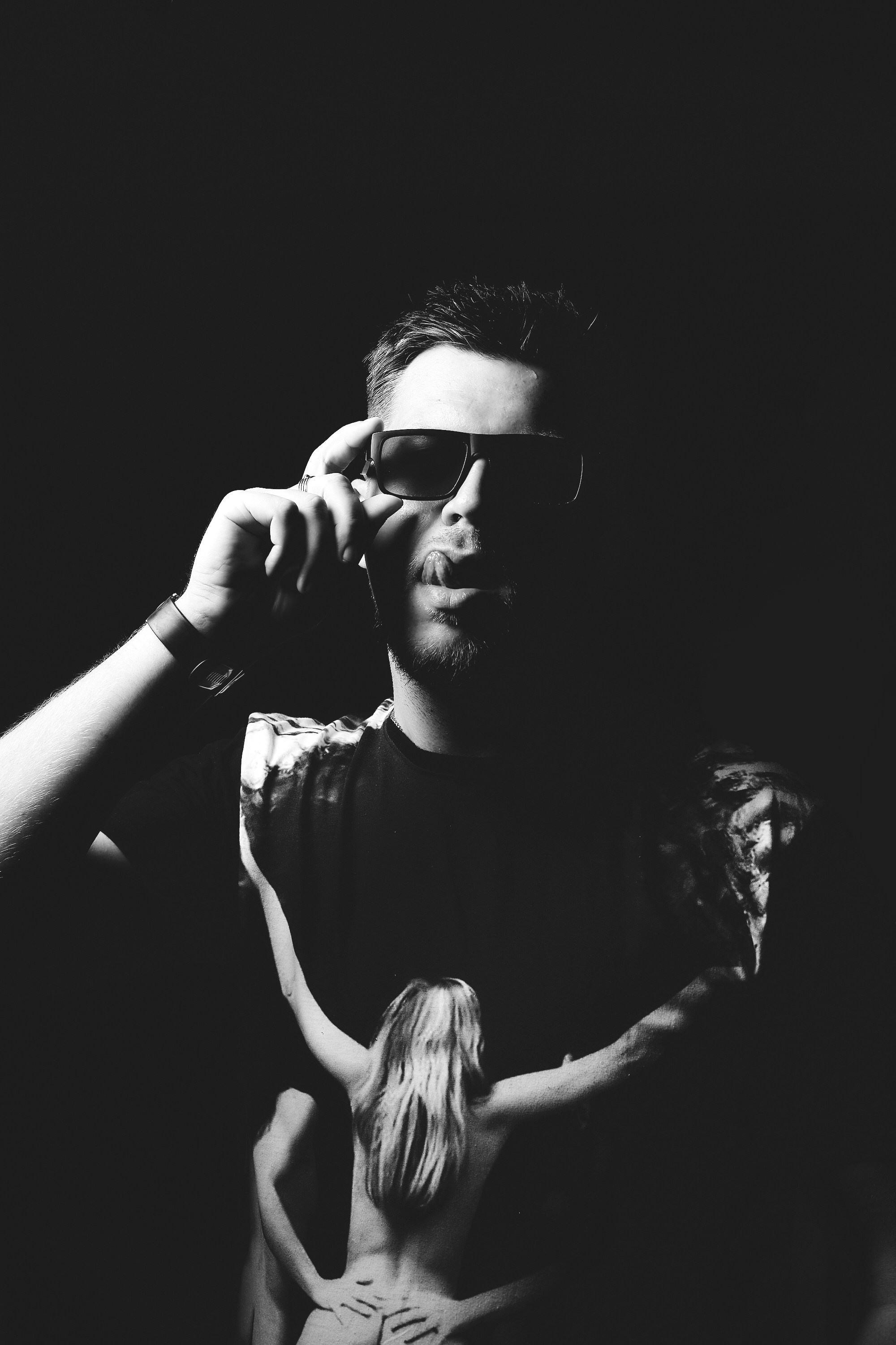 У меня дома (ЧБ)