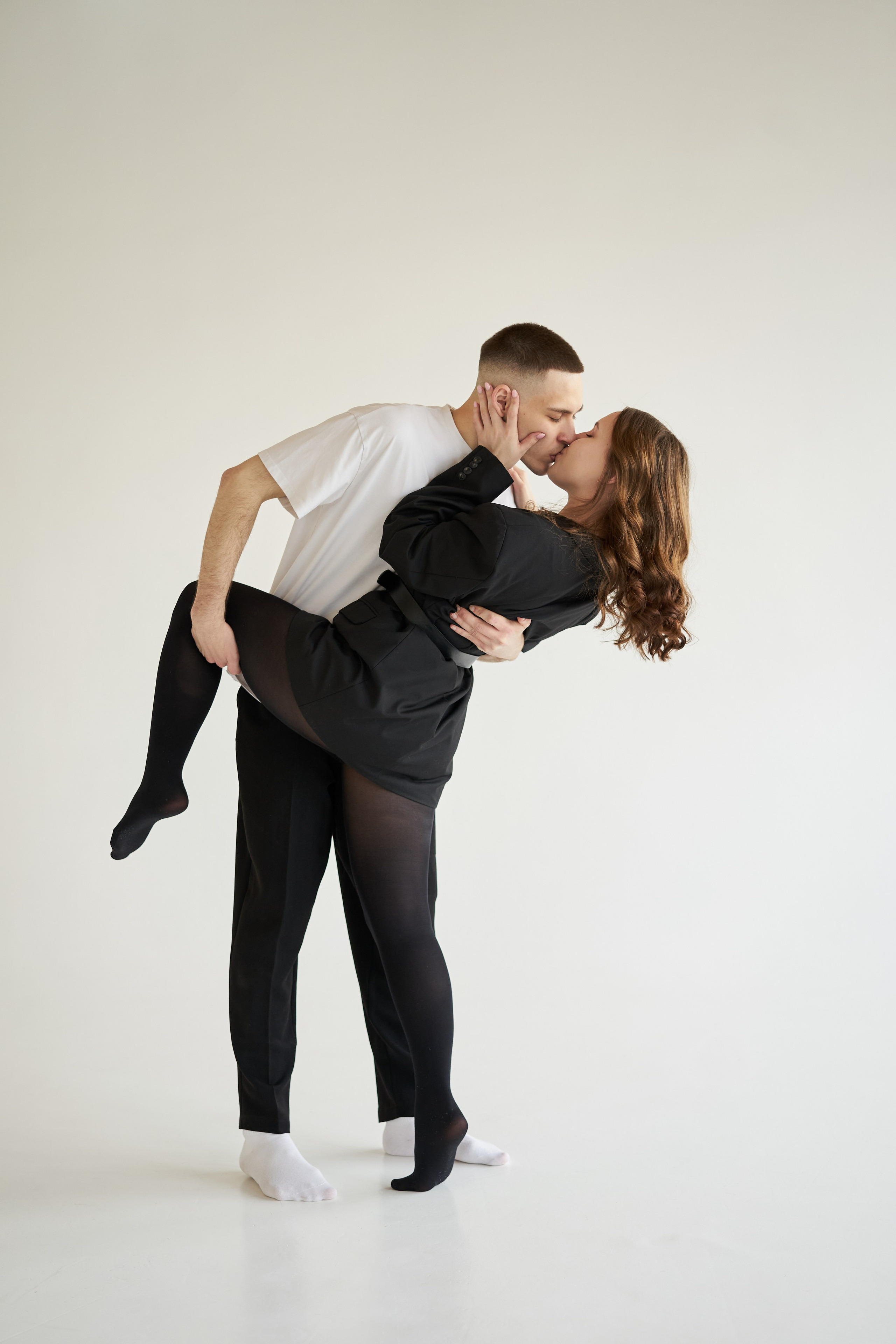 Влюбленные фотосессия в студии. Фотограф Екатеринбург Кокшарова Александра