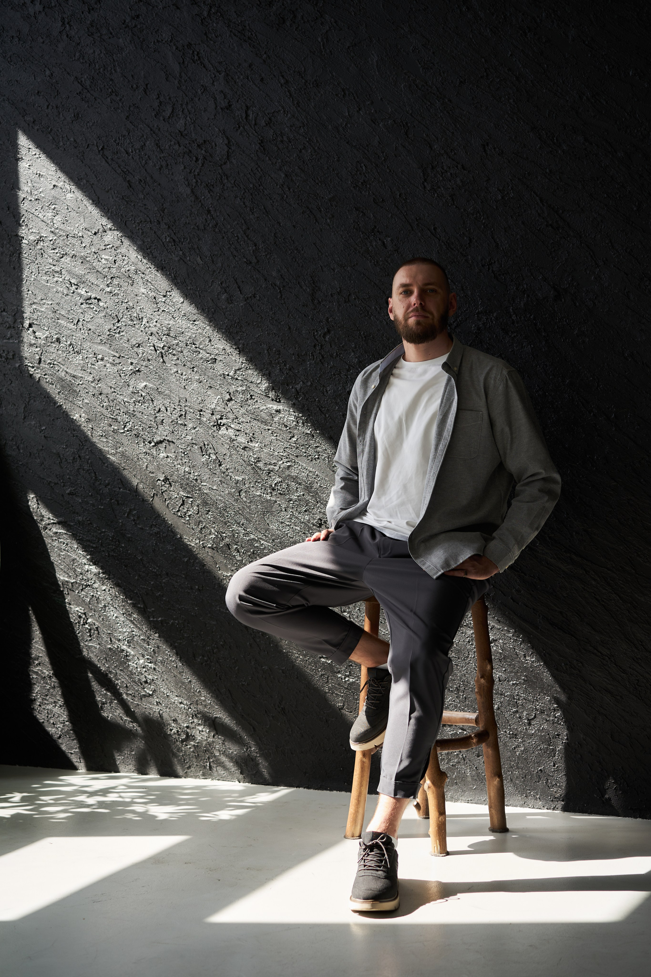 Беременность съемка пары в студии. Фотограф Екатеринбург Кокшарова Александра