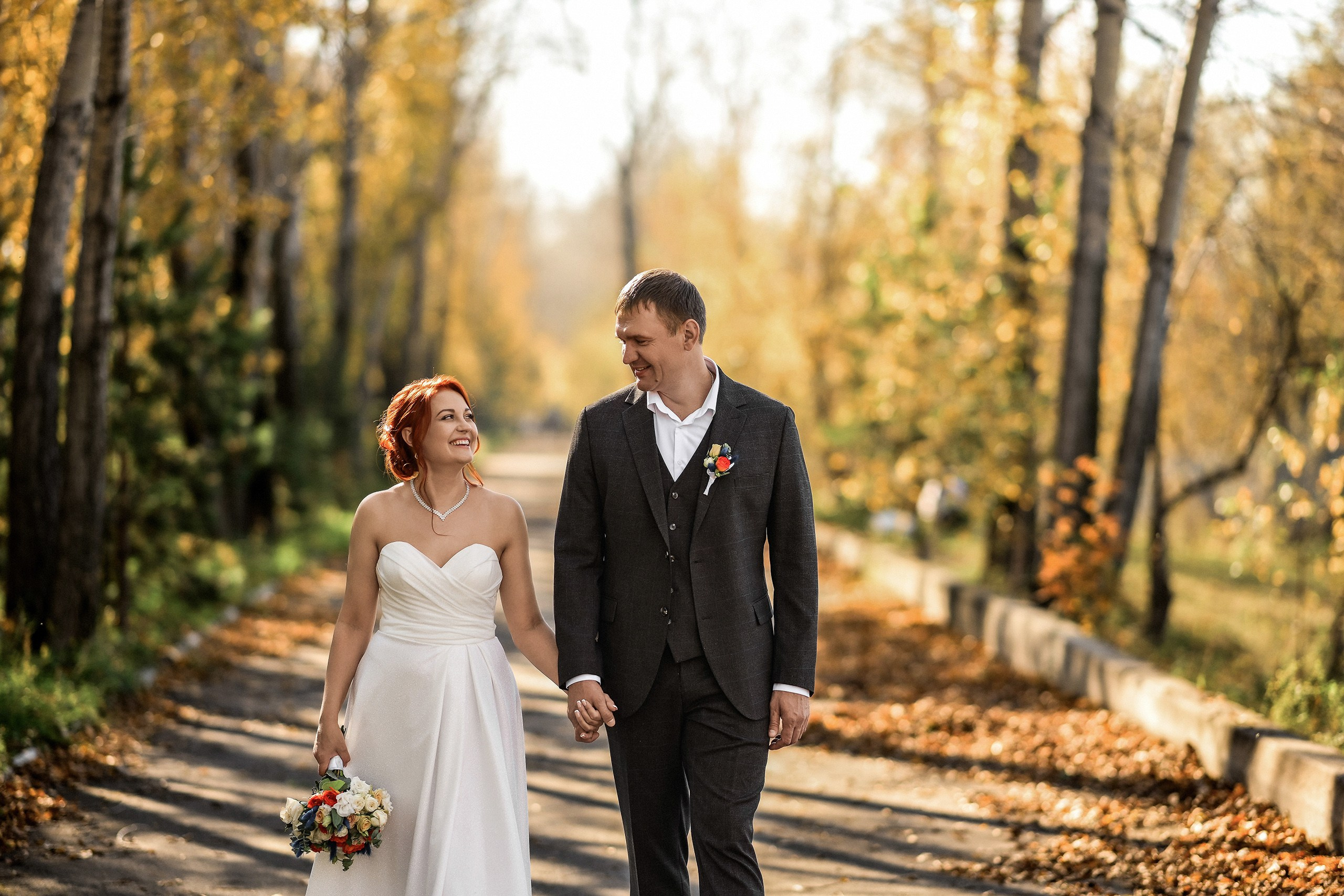 Уличная фотосессия в сентябре: теплые и атмосферные кадры. 📸 Свадебный и семейный фотограф в Красноярске Тихомиров Евгений | 17 лет опыта | 800+ свадеб