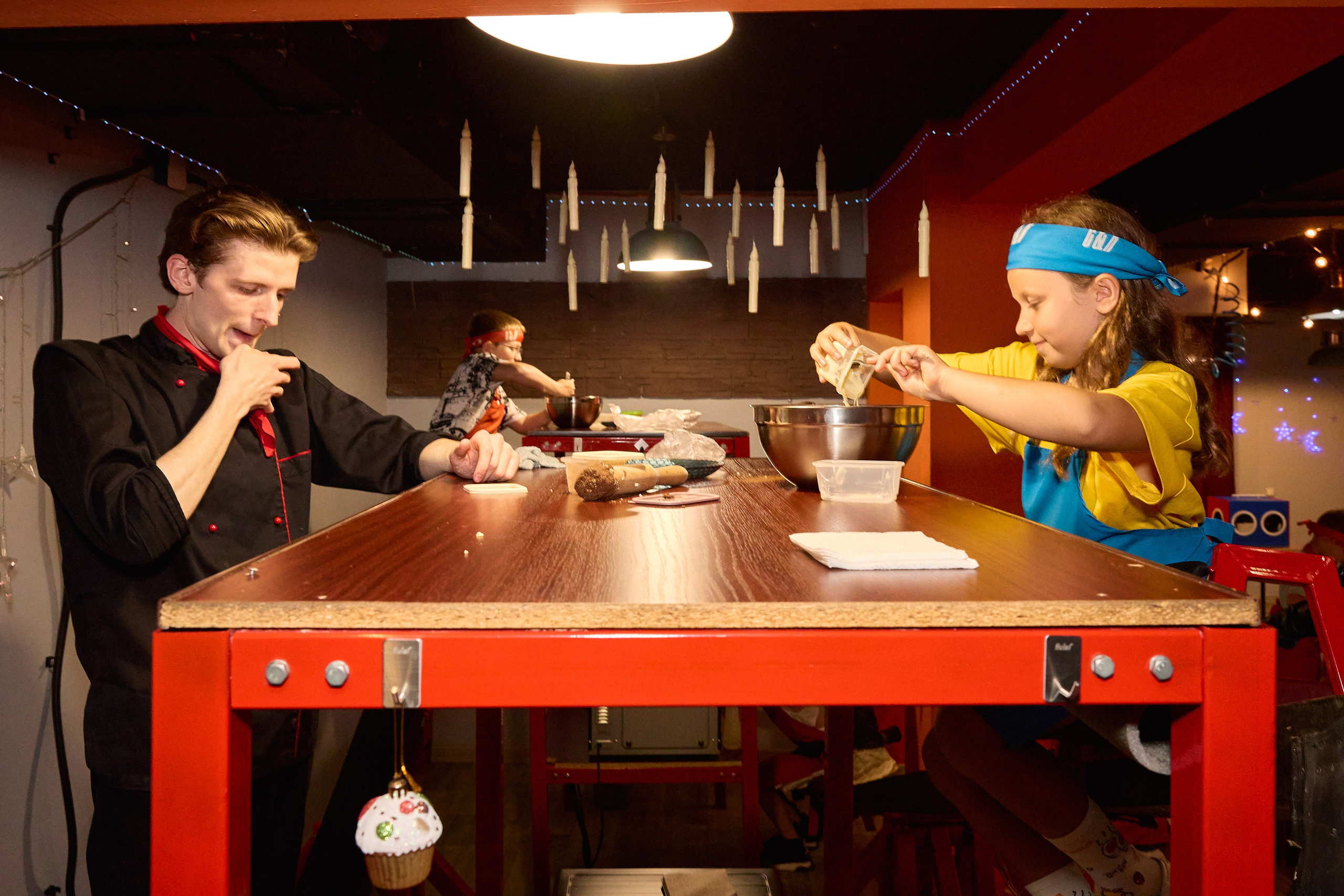 Фотосъёмка квестов и квест-шоу. Предметный и репортажный фотограф Алексей Кротов