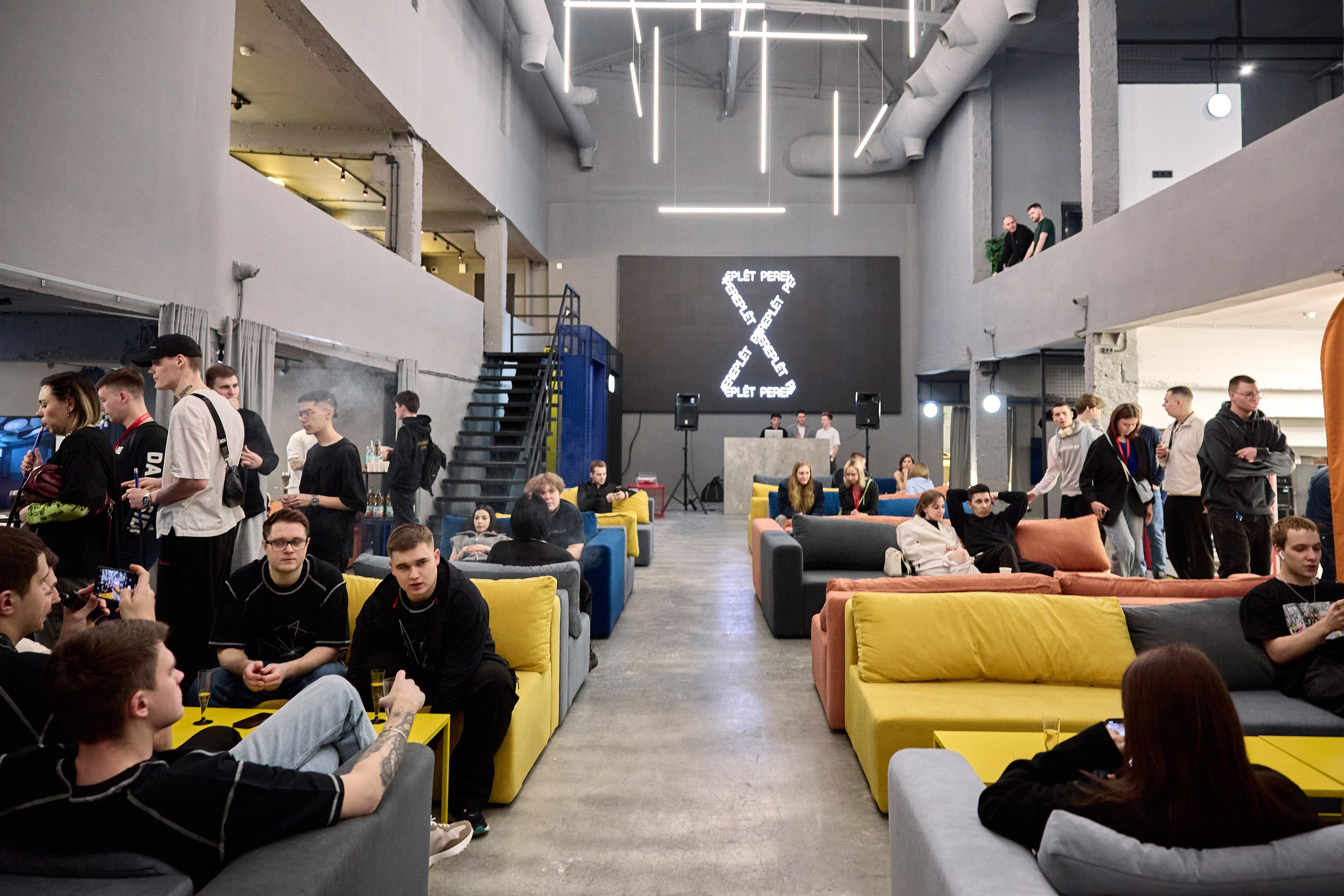 Открытие лаунж-кафе Pereplёt. 18+. Предметный и репортажный фотограф Алексей Кротов