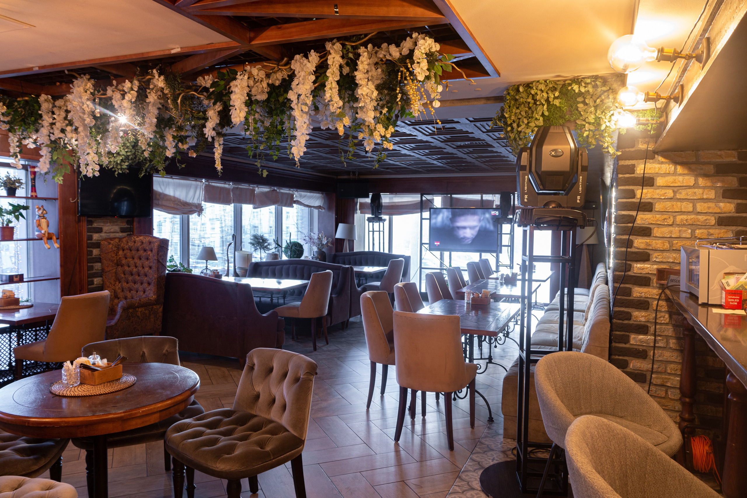 Интерьерная съёмка для кафе и ресторанов. Предметный и репортажный фотограф Алексей Кротов