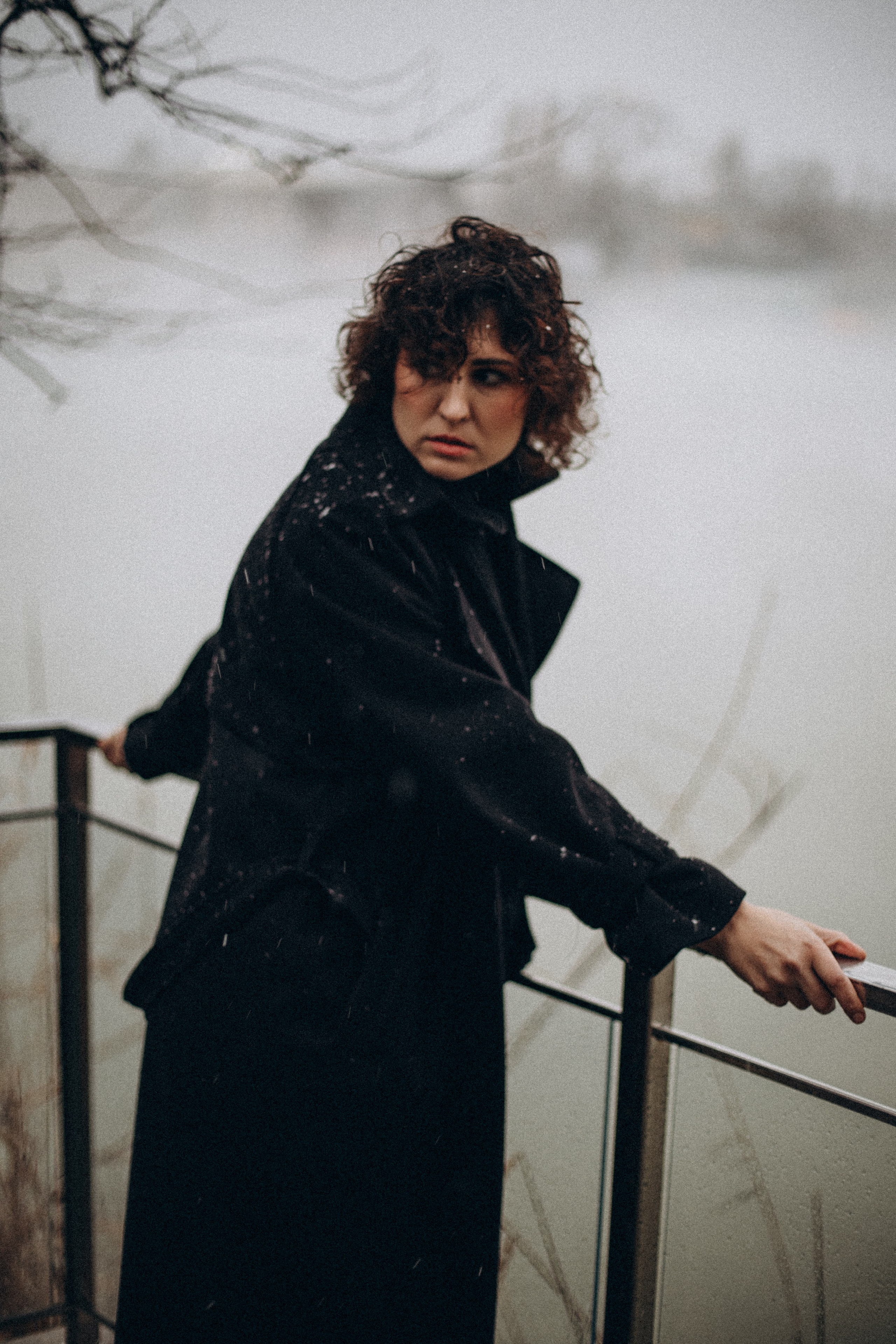 Женская фотосъёмка: индивидуальный подход, профессиональный свет, внимание к деталям. Красивые портреты, нежные эмоции, уверенность в кадре. Фотограф в Краснодаре, студийные и уличные фотосессии, ретушь снимков.