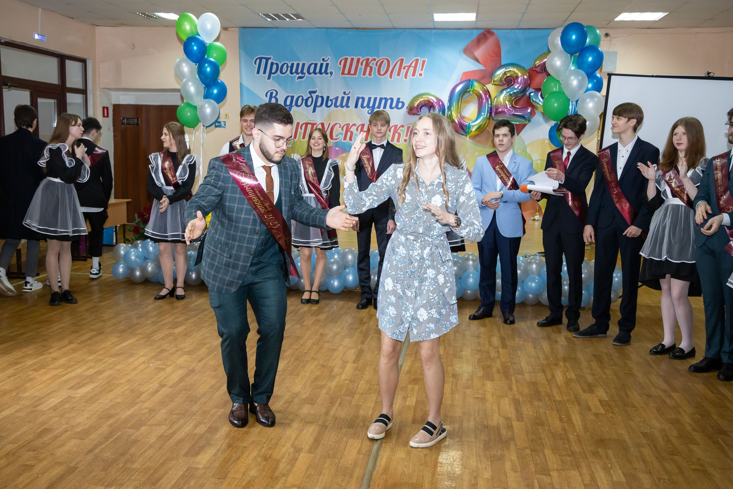 Последний звонок 11 кл. Свадебный фотограф в городе Подольск МО и Москва Крылова Ирина