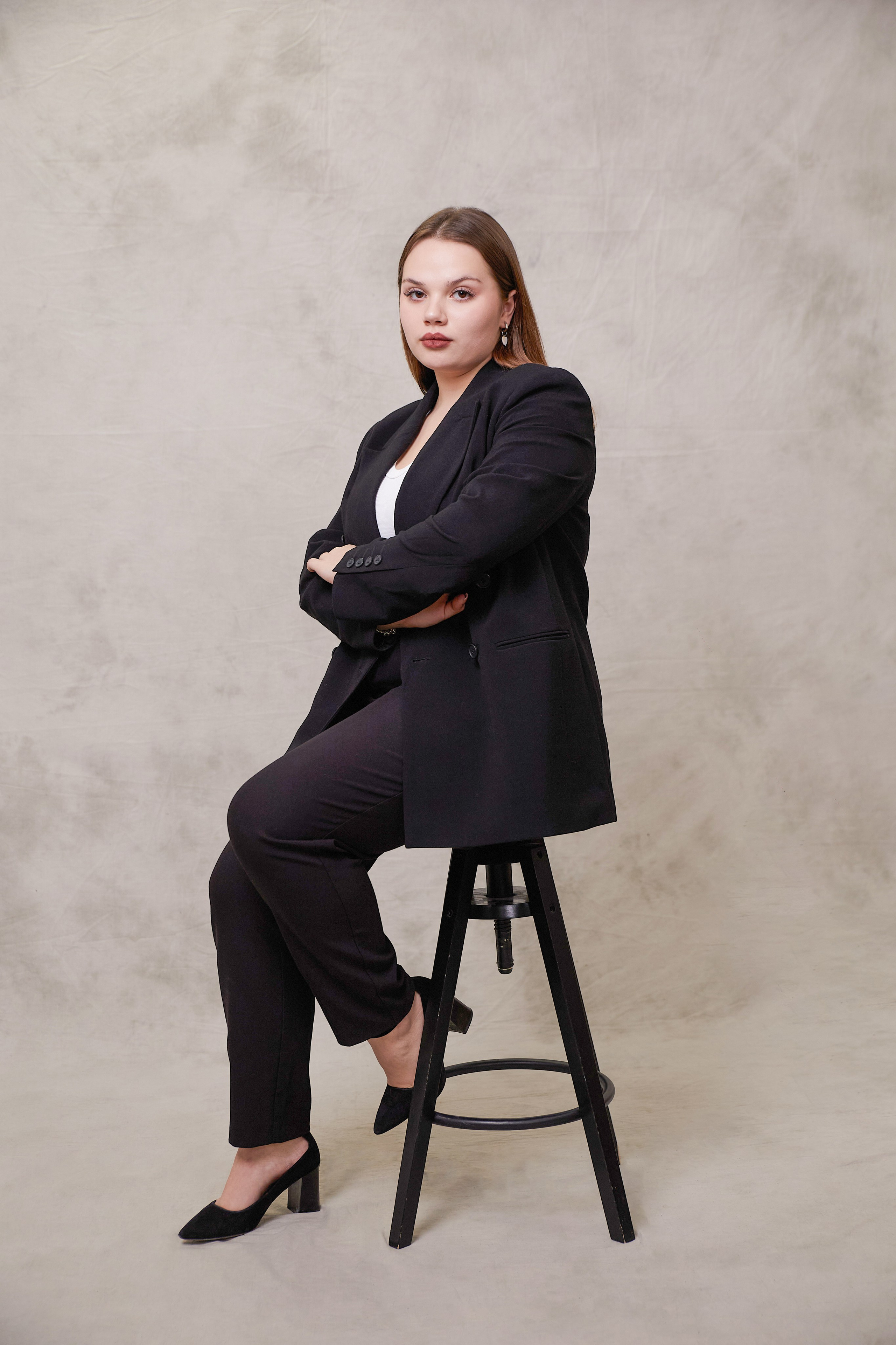 Стильный выпускной школьный альбом 9 и 11 класс «Классика» Тюмень. Выпускные альбомы в Тюмени для школ, садов, вузов спортивных секций