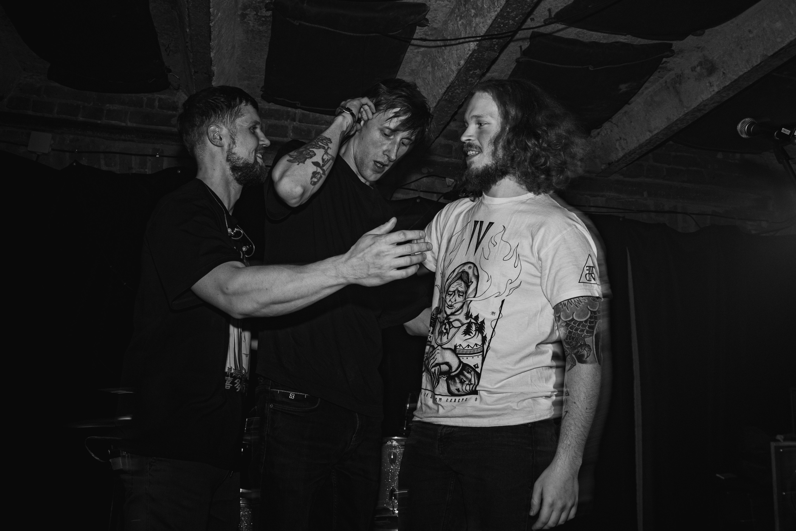 Laugar & Шумы Штормовых Широт & Пожары На Дальнем Севере 11.10.2025. Репортажный фотограф в Москве Legiodot