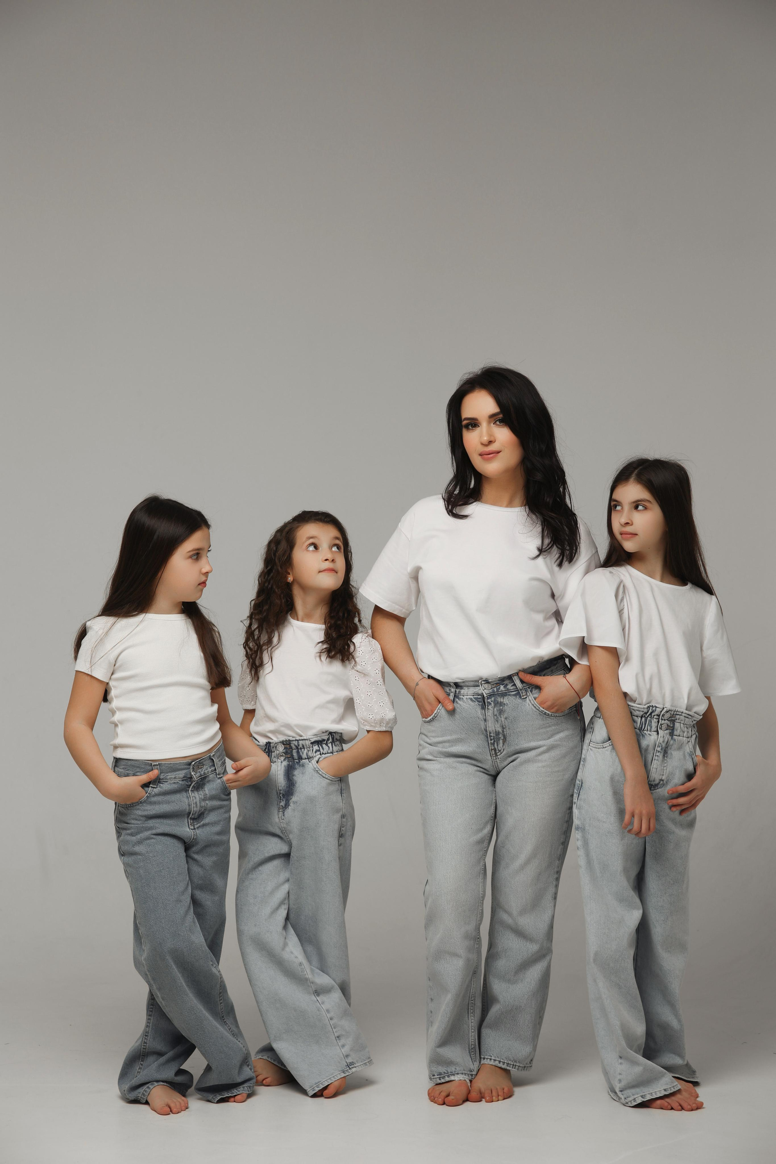 Стильная студийная фотосессия «Мама и Дочка» / семейная фотосессия. Свадебный и семейный фотограф в Сочи Денис Вялов