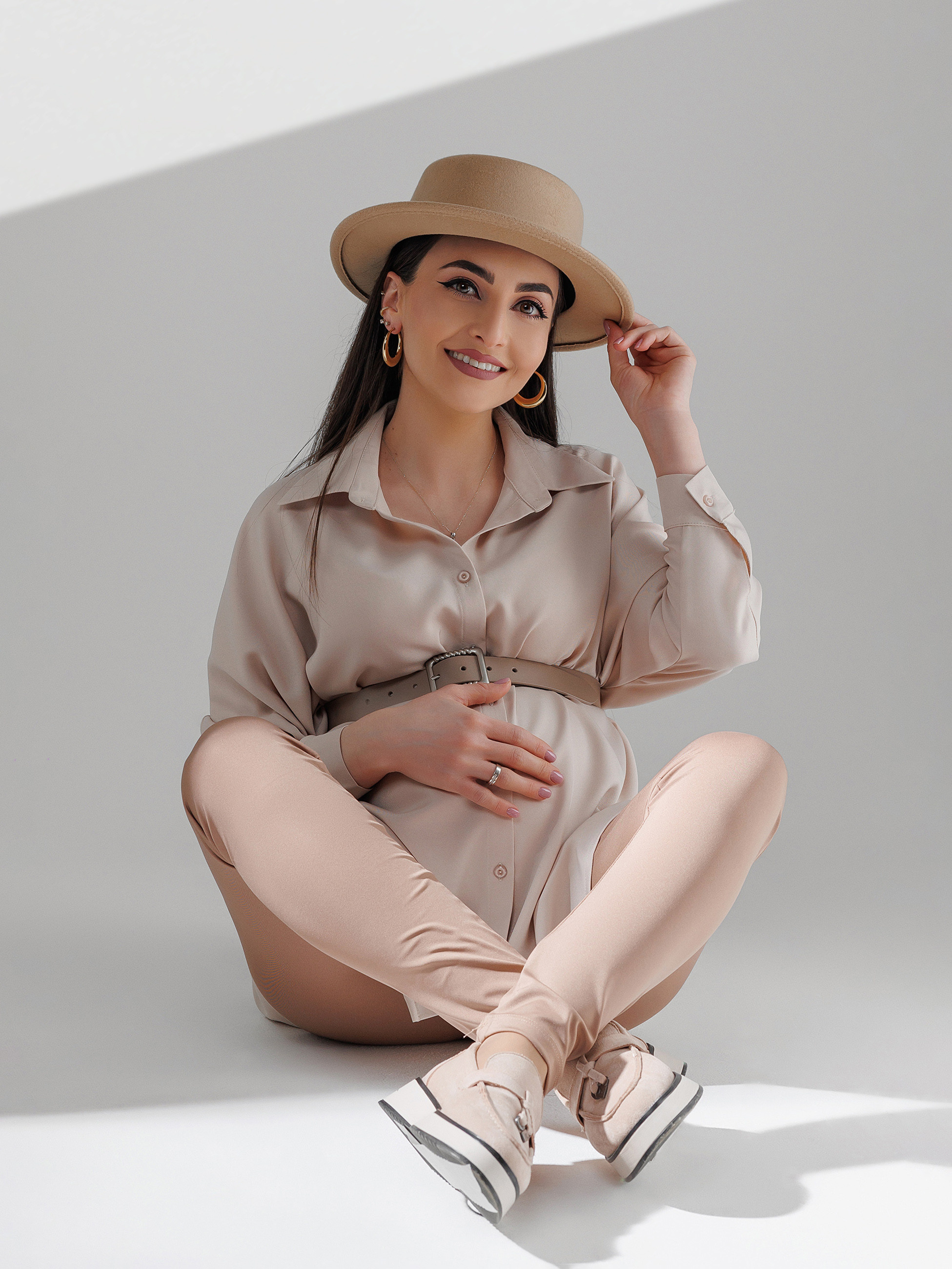 Беременная фотосессия в студии / Фотосессия в ожидании. Свадебный и семейный фотограф в Сочи Денис Вялов