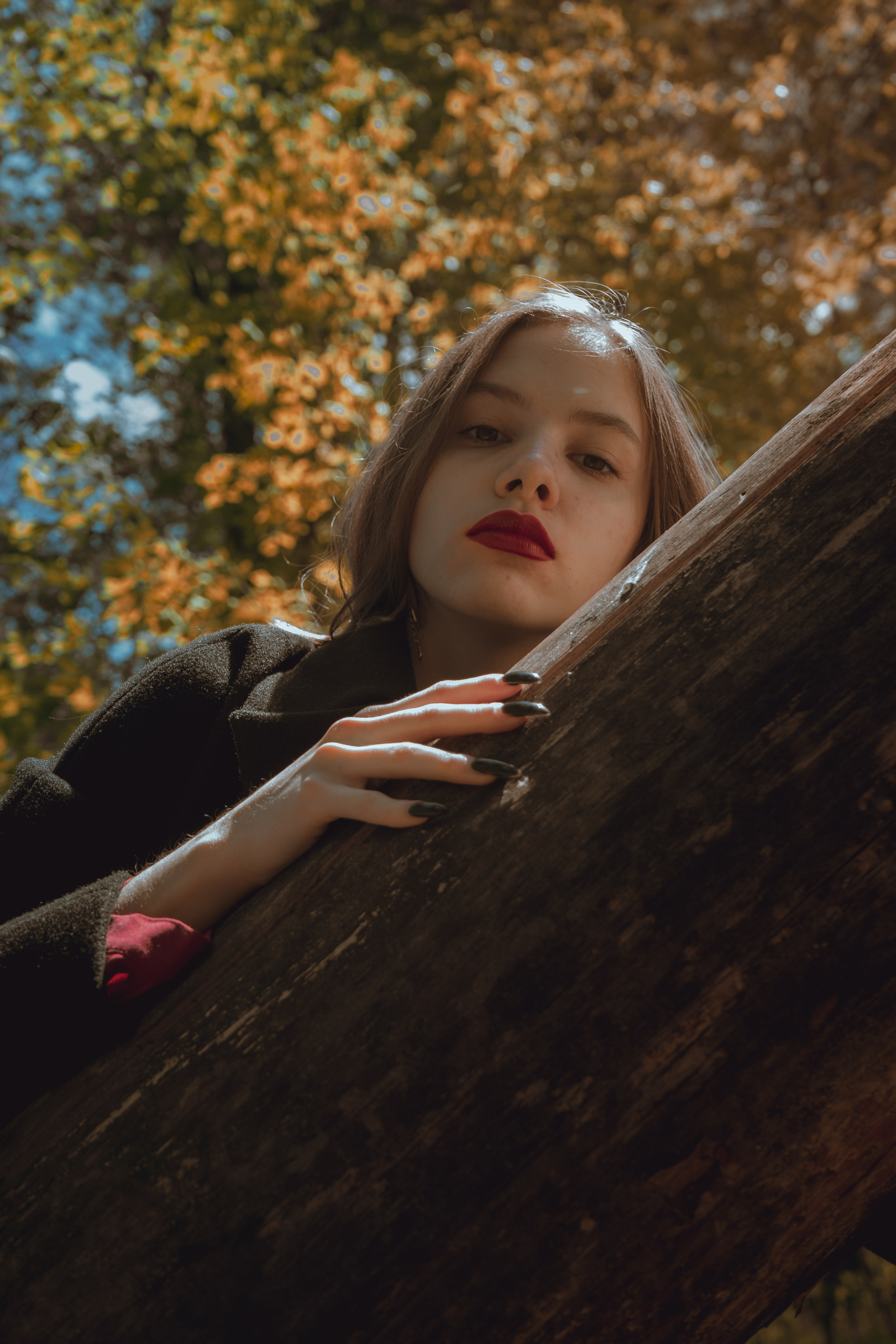 Фотосессия девушки в лесу Питера. Портретный фотограф в Санкт-Петербурге Дори Милиева