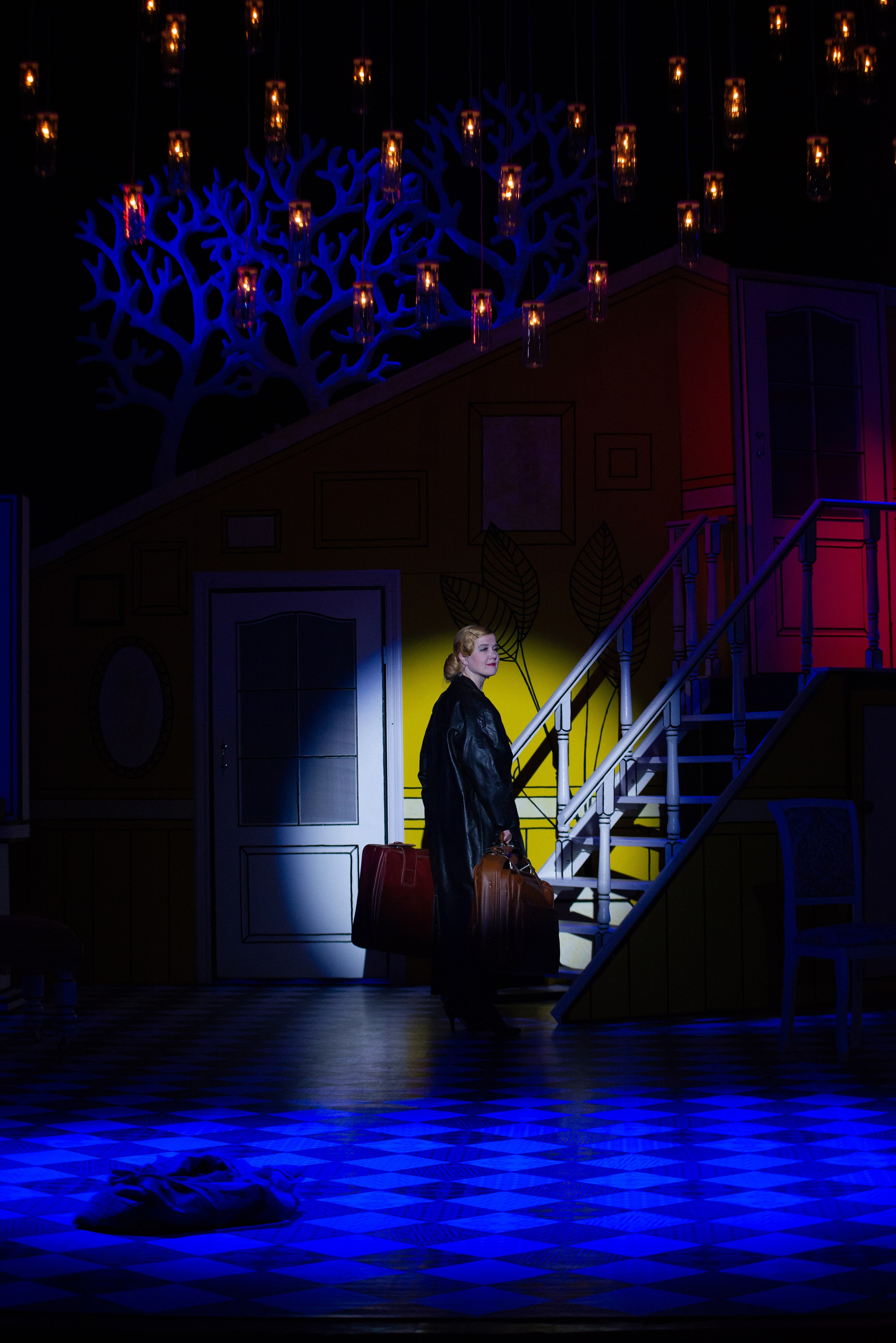 8 любящих женщин. Главная