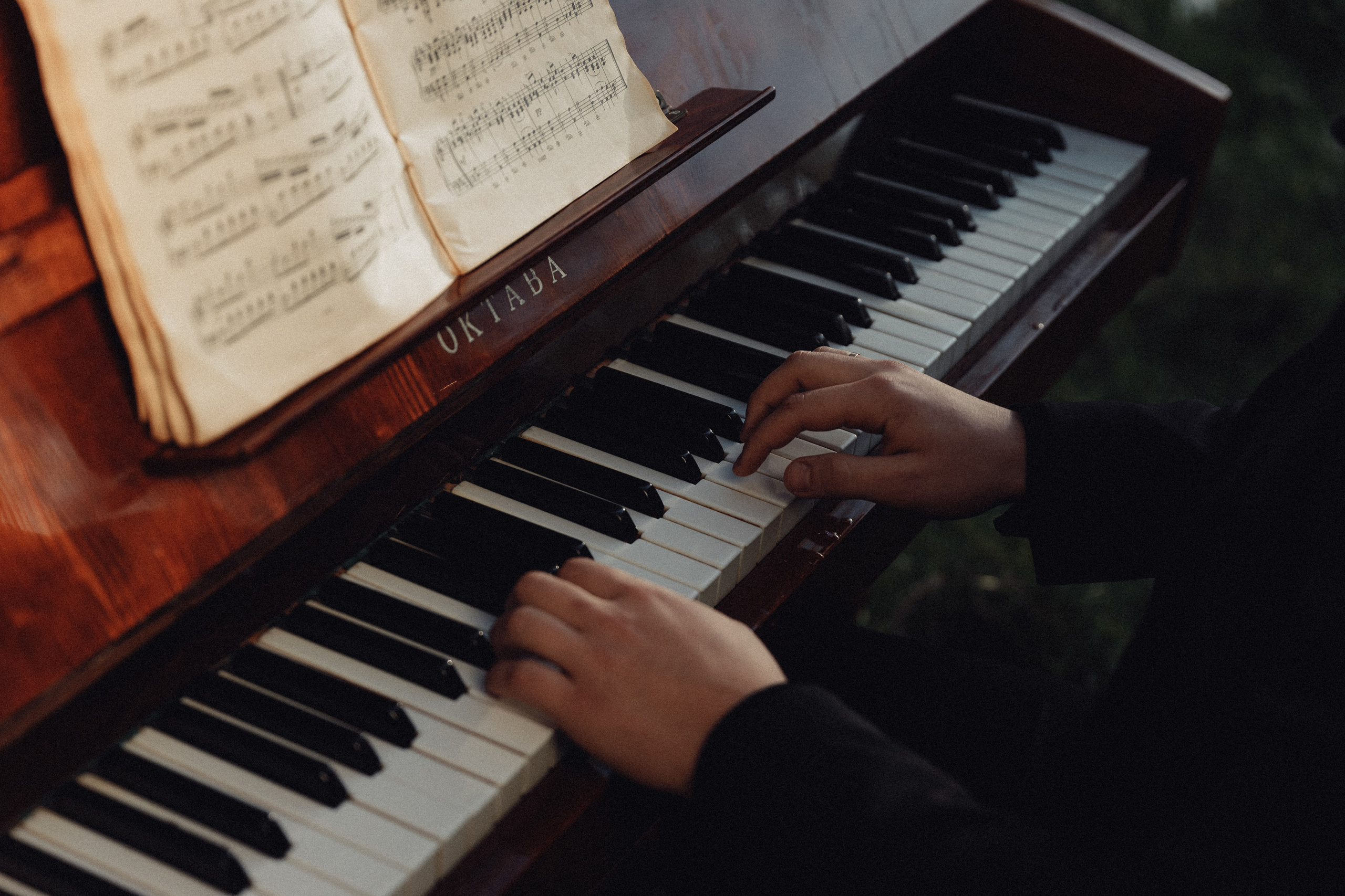 Sofia and Pasha and piano. Свадебный фотограф Казань Чебоксары Москва