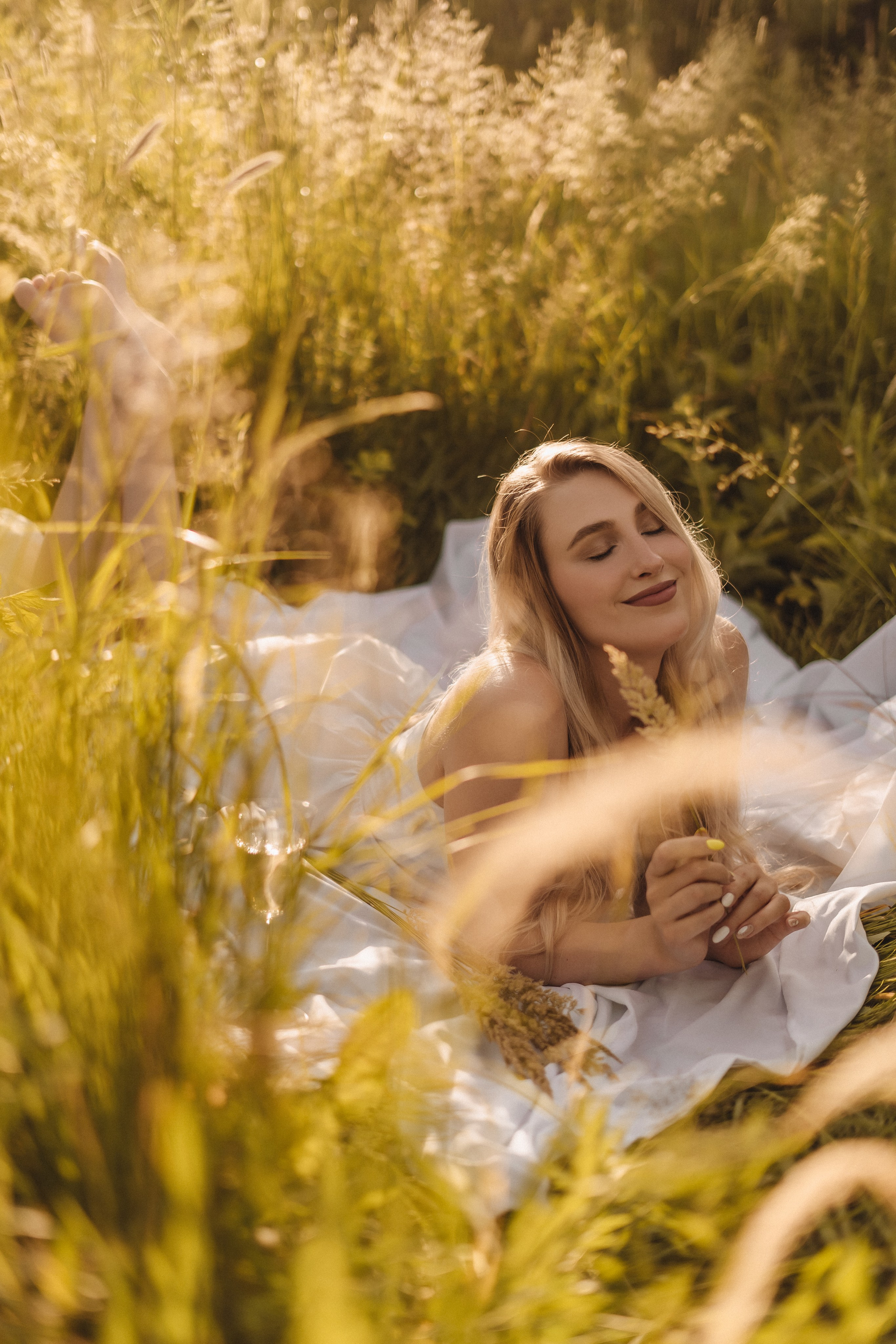 Яркая девушка и теплое лето. Фотограф сахалин