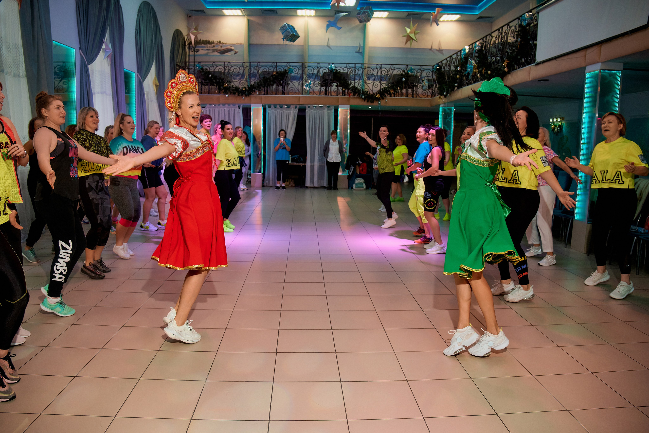 Благотворительная тренировка ЗУМБА. Арт-кафе «Чайка». Фотограф Таганрог Анна Трайжон