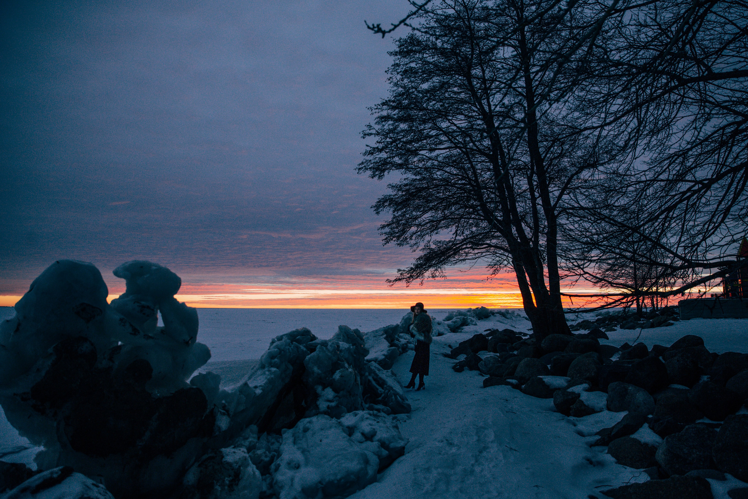 Идеи для фотосессии в СПб: Финский залив на закате (портреты)