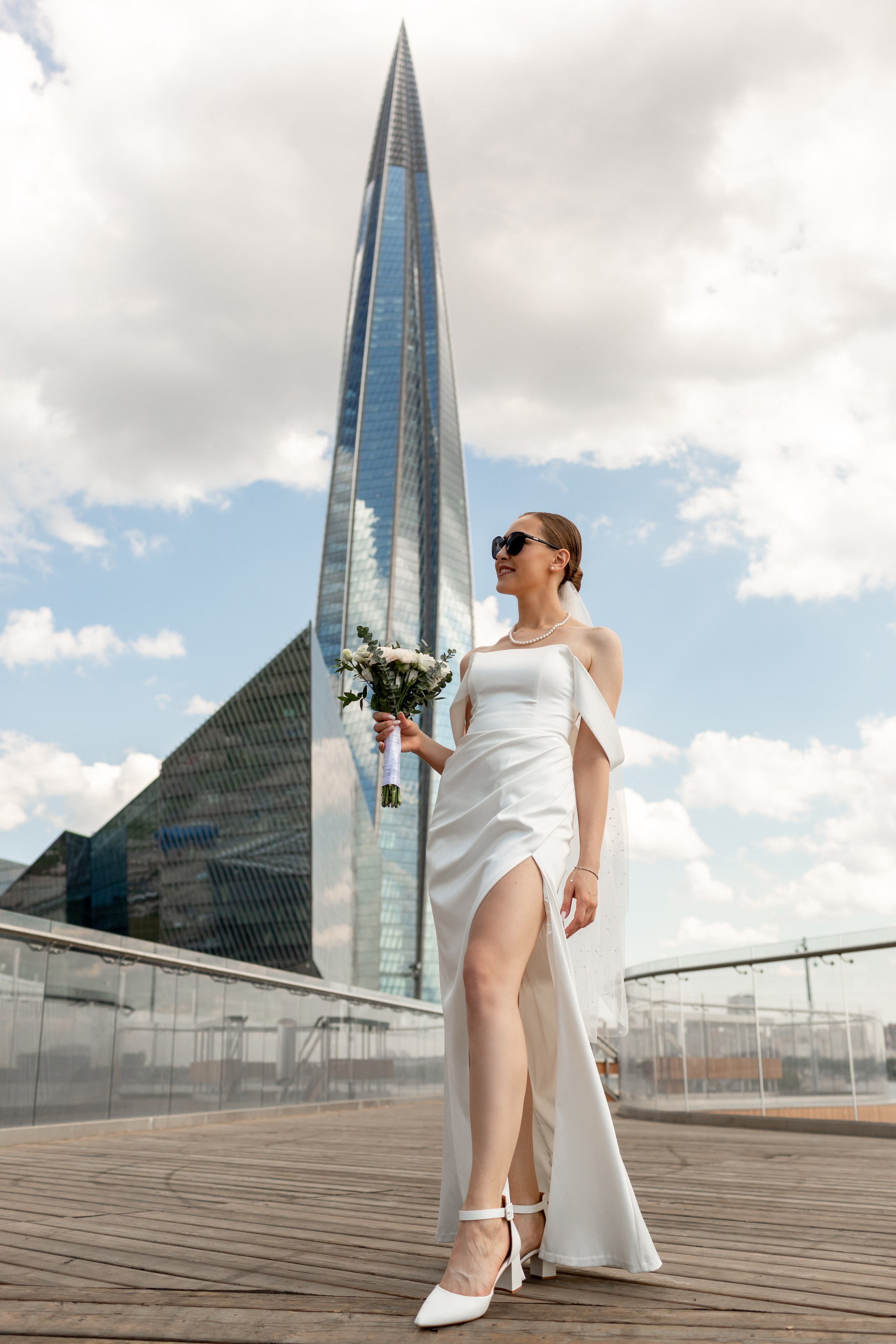 Свадебная фотопрогулка у Лахты. Свадебный фотограф Кирилл Белый