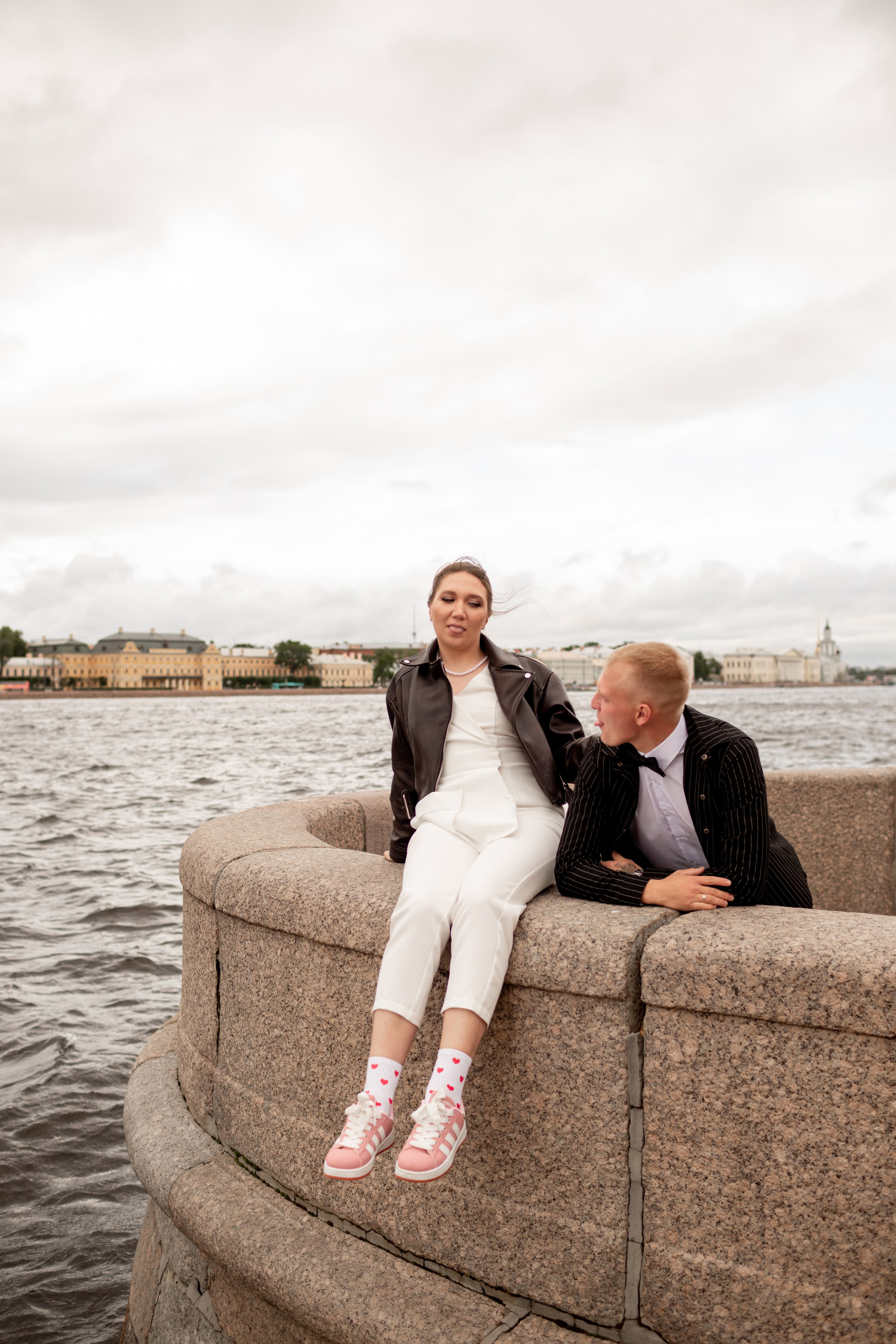 Свадебная фотосессия в центре Петербурга. Свадебный фотограф Кирилл Белый