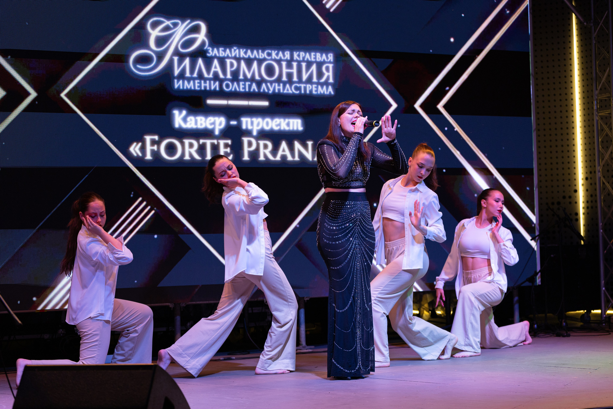 ВЭФ 2025. Олег Катакинов| Репортажный фотограф в городе у моря (Владивосток)