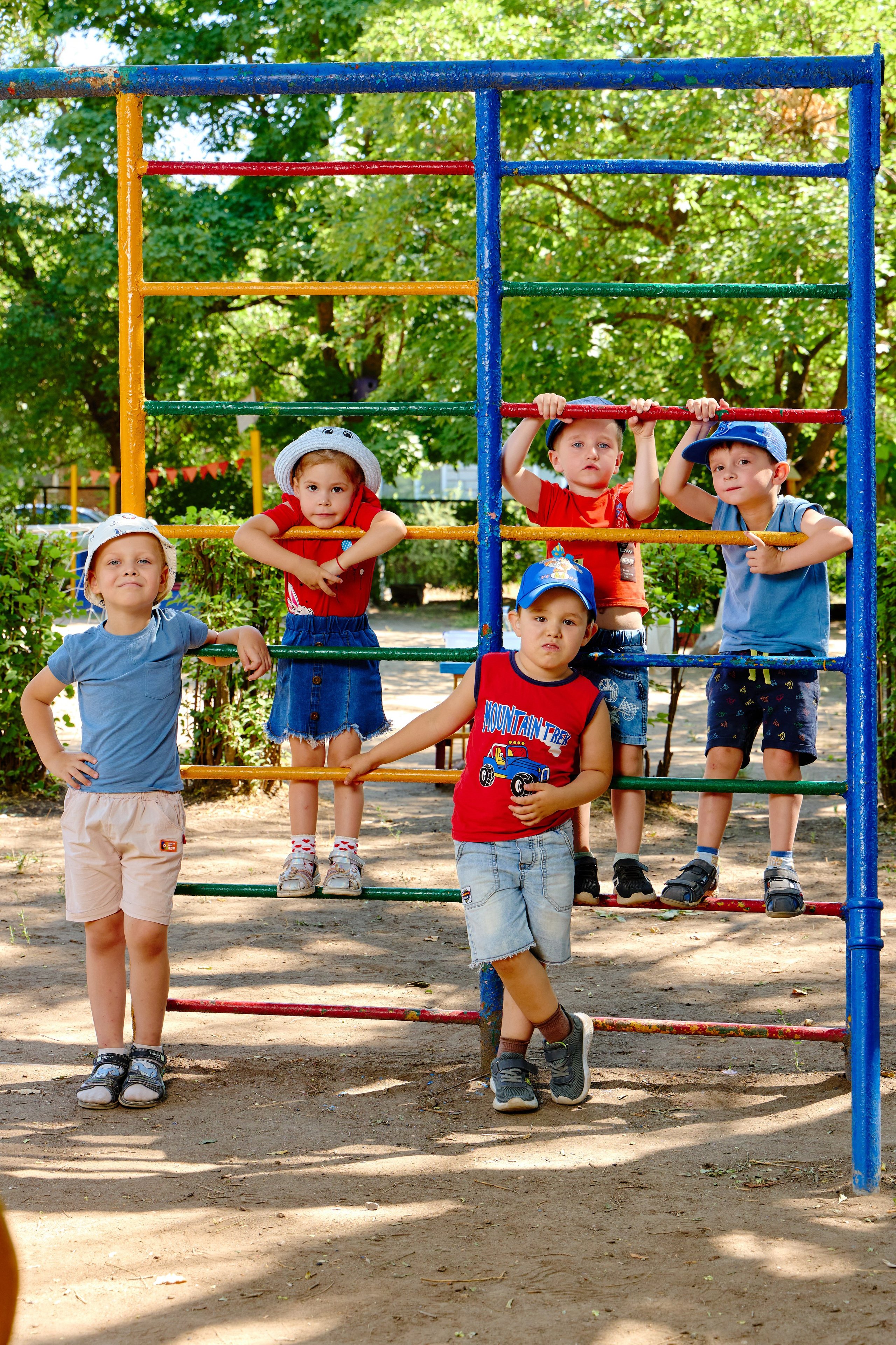 Пример летней съёмки в детском саду № 92 младшая группа Ромашки. Фотограф Выпускные альбомы Таганрог Сергей Коробченко