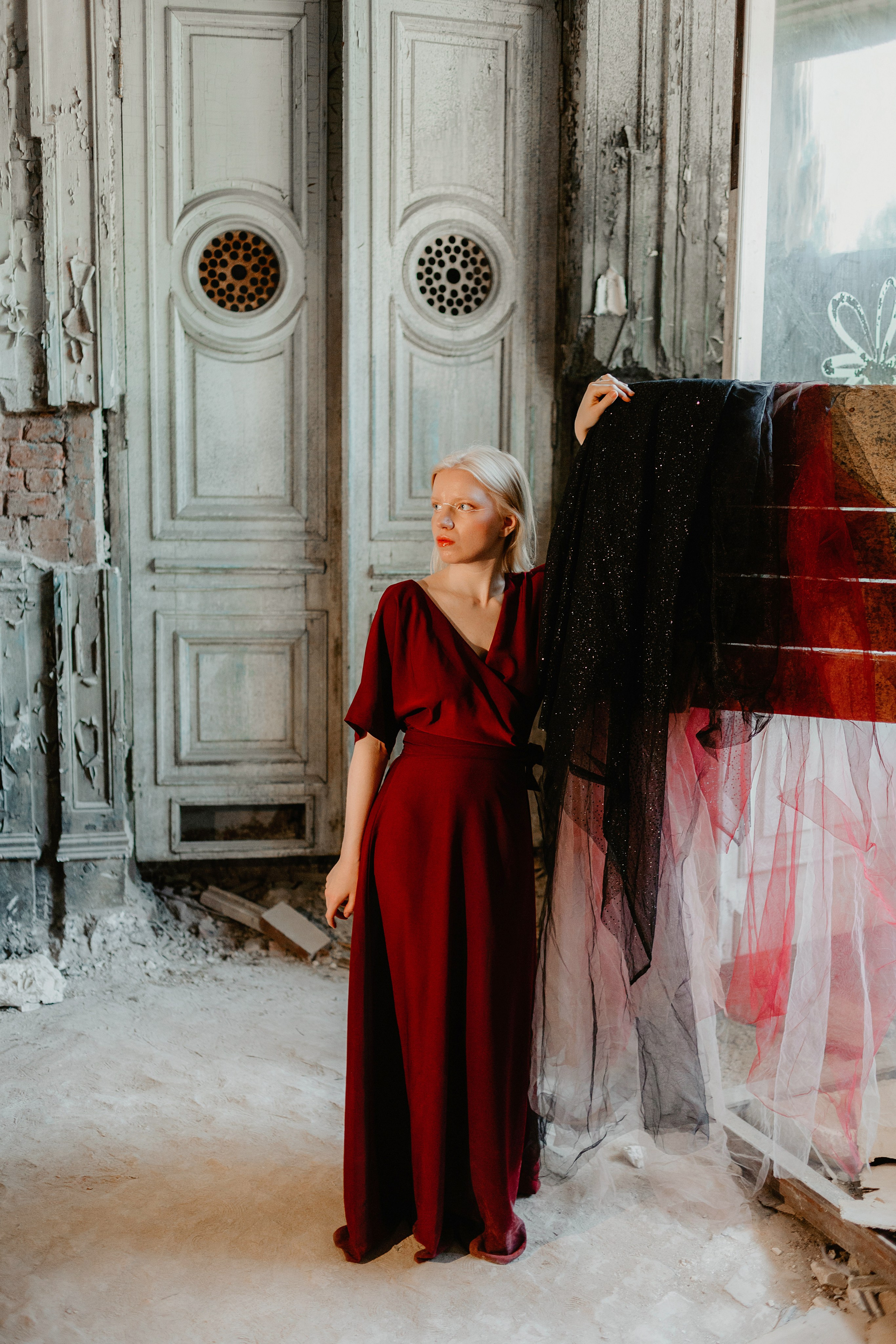 В заброшенной усадьбе. Фотограф в Санкт-Петербурге Вера Сивенкова