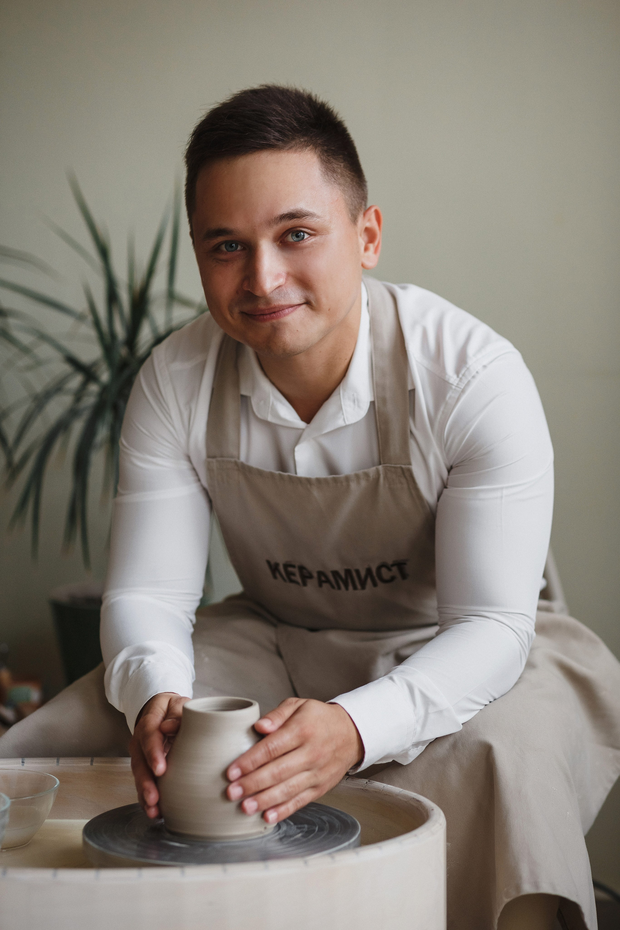 Гончарная мастерская «Керамист» Таганрог — фотосессия Димы и Яны на улице Смирновский. Свадебный и семейный фотограф в Таганроге Бакарюк Антон