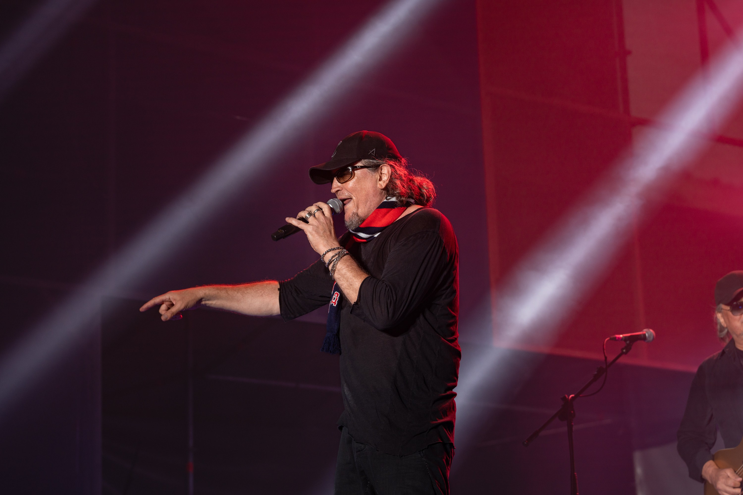 Группа Серьга и Сергей Галанин на ЦСКА ФЕСТ 2024. Сайт Алматинского НЮ АРТ, будуар и фэшн фотографа Дениса Карпенко