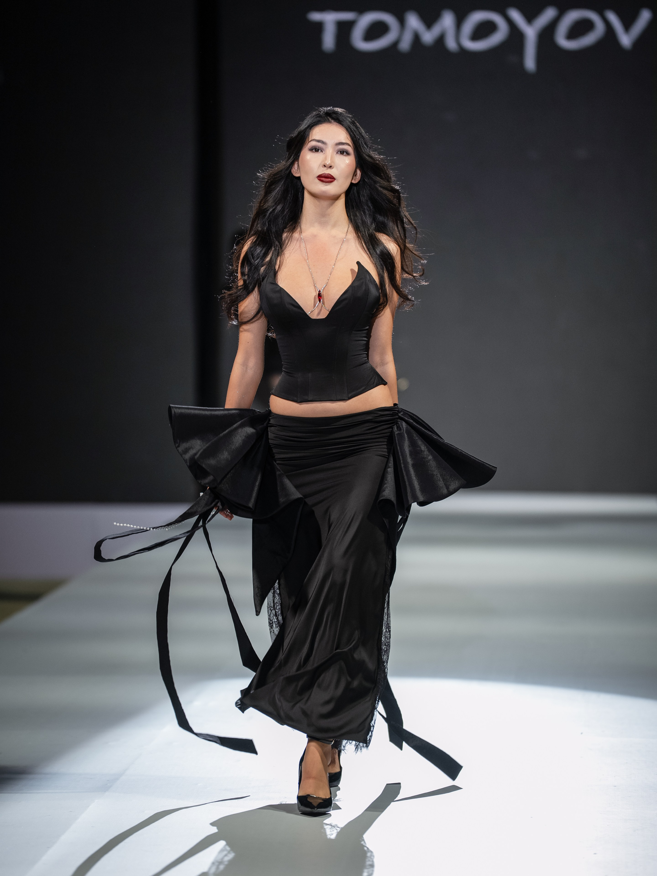 Eurasia Fashion Week Tomoyov. Сайт Алматинского НЮ АРТ, будуар и фэшн фотографа Дениса Карпенко