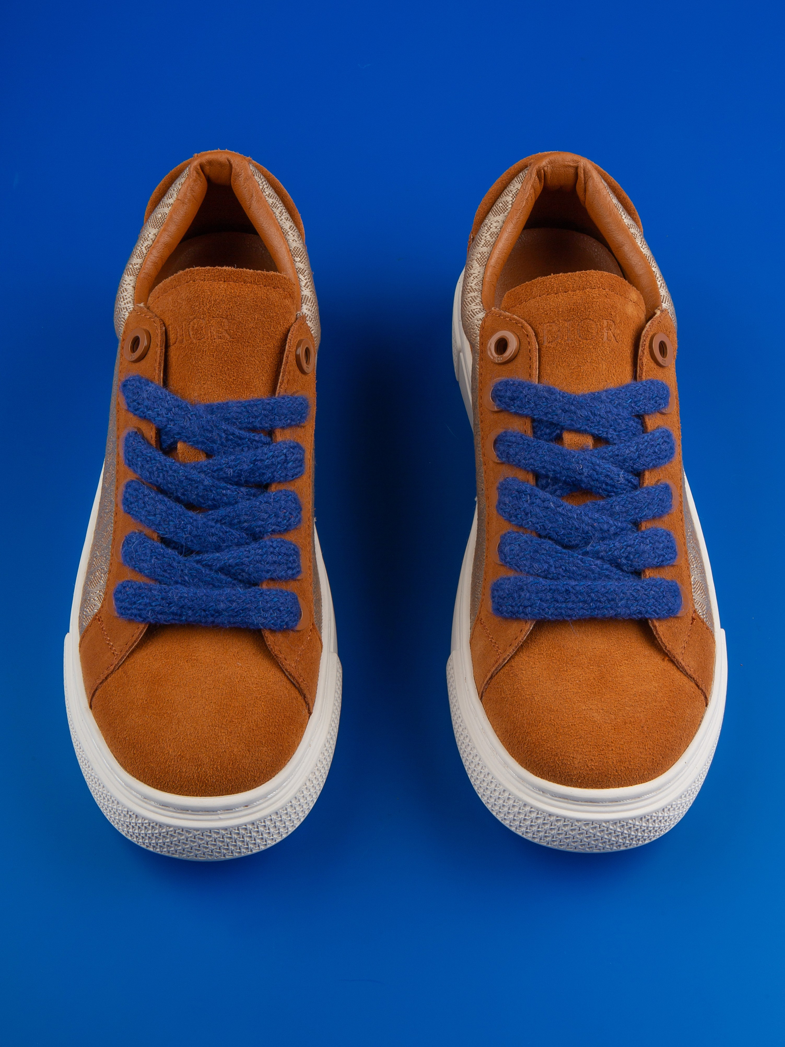 Обувь на цветных фонах. Фотограф Мария Кольцова