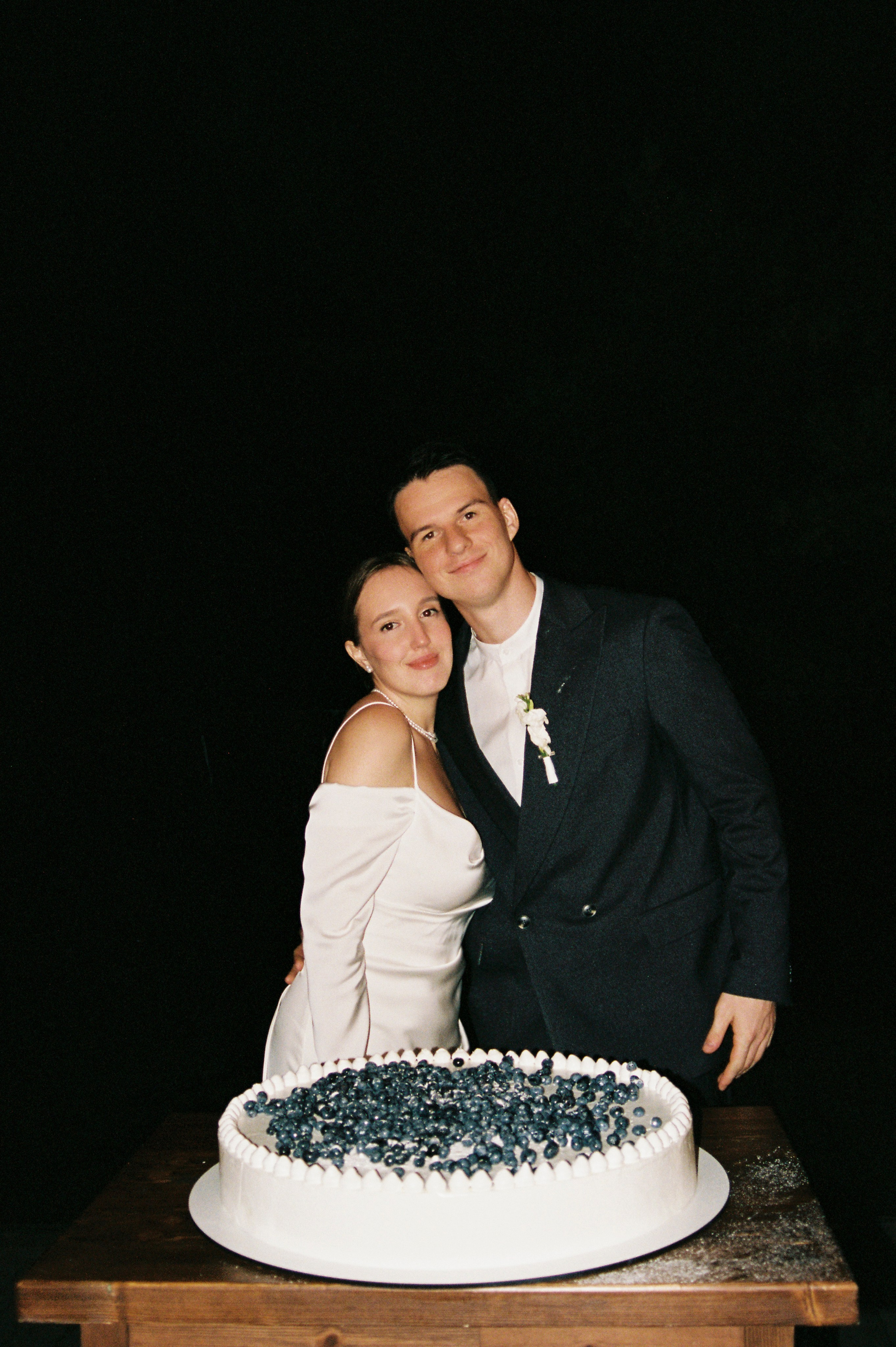 Лёня и Юля. Питер. От утра в отеле до вечеринки в ресторане на заливе. Цифра и плёнка. Свадебный фотограф Катерина Чулкова