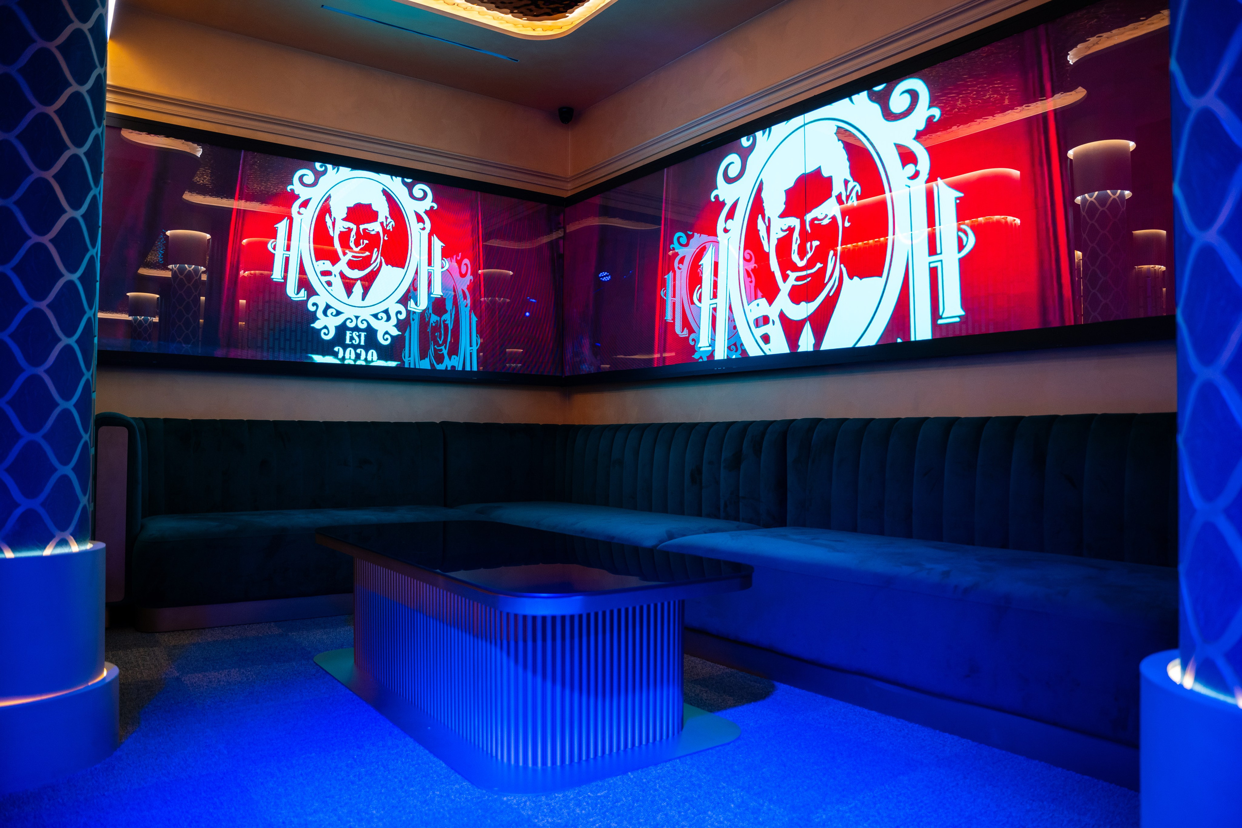 Фотосъемка интерьера стриптиз-клуба Hefner — элитный клуб Краснодара. Интерьерная фотосъемка клуба Hefner в Краснодаре — профессионально. Шедевры для Вас! Фотограф и Видеограф в Краснодаре Пахиев Руслан