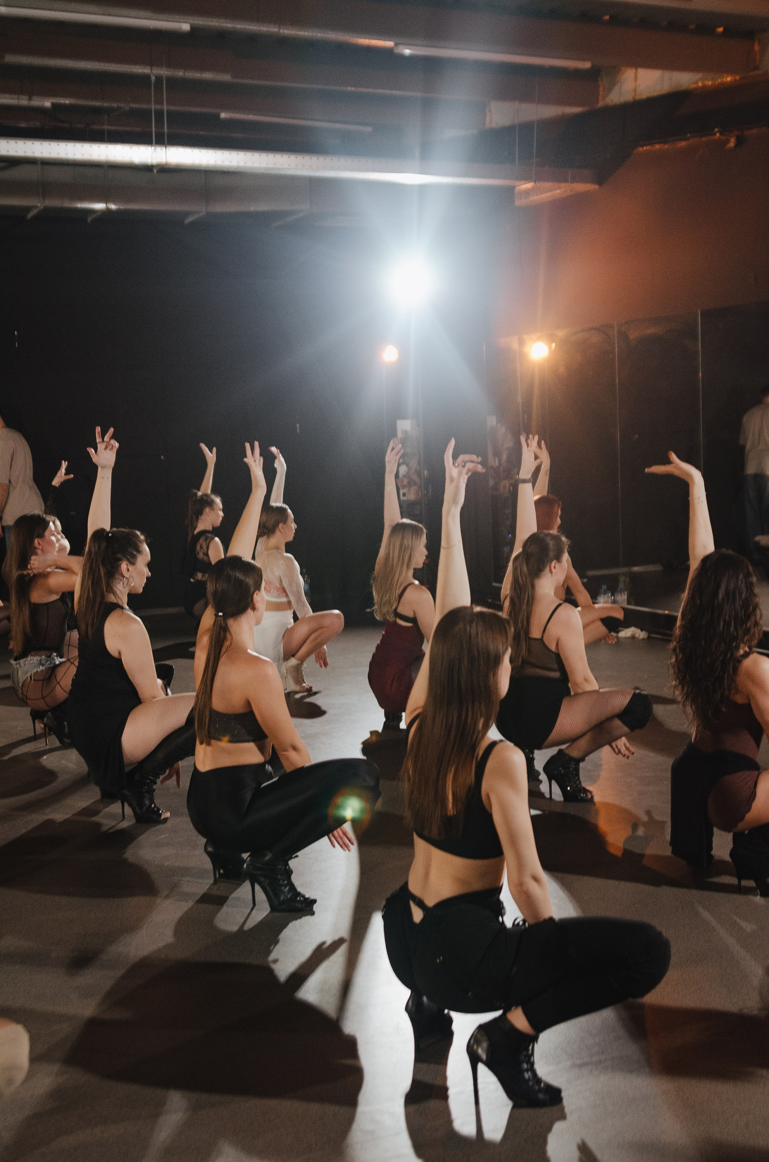 Мастер-классы по High Heels/Girly hip-hop от Оксаны ATTA. Денисова Аля — фотограф для парных съемок и индивидуальных историй в Барнауле