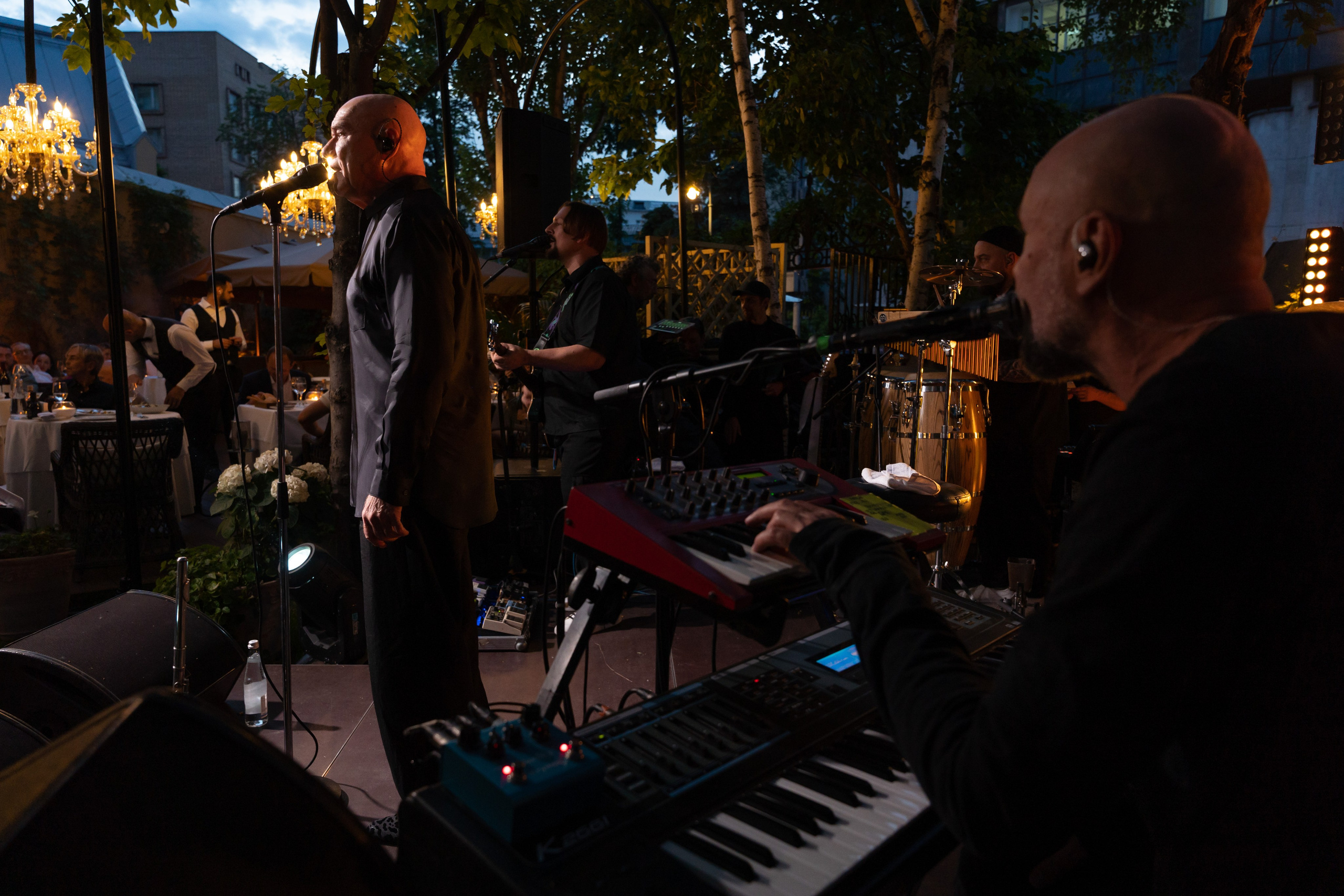 BUTLER открытие летней веранды: выступление группы «Моральный кодекс». Портретный и репортажный фотограф в Москве Разуменко Роман