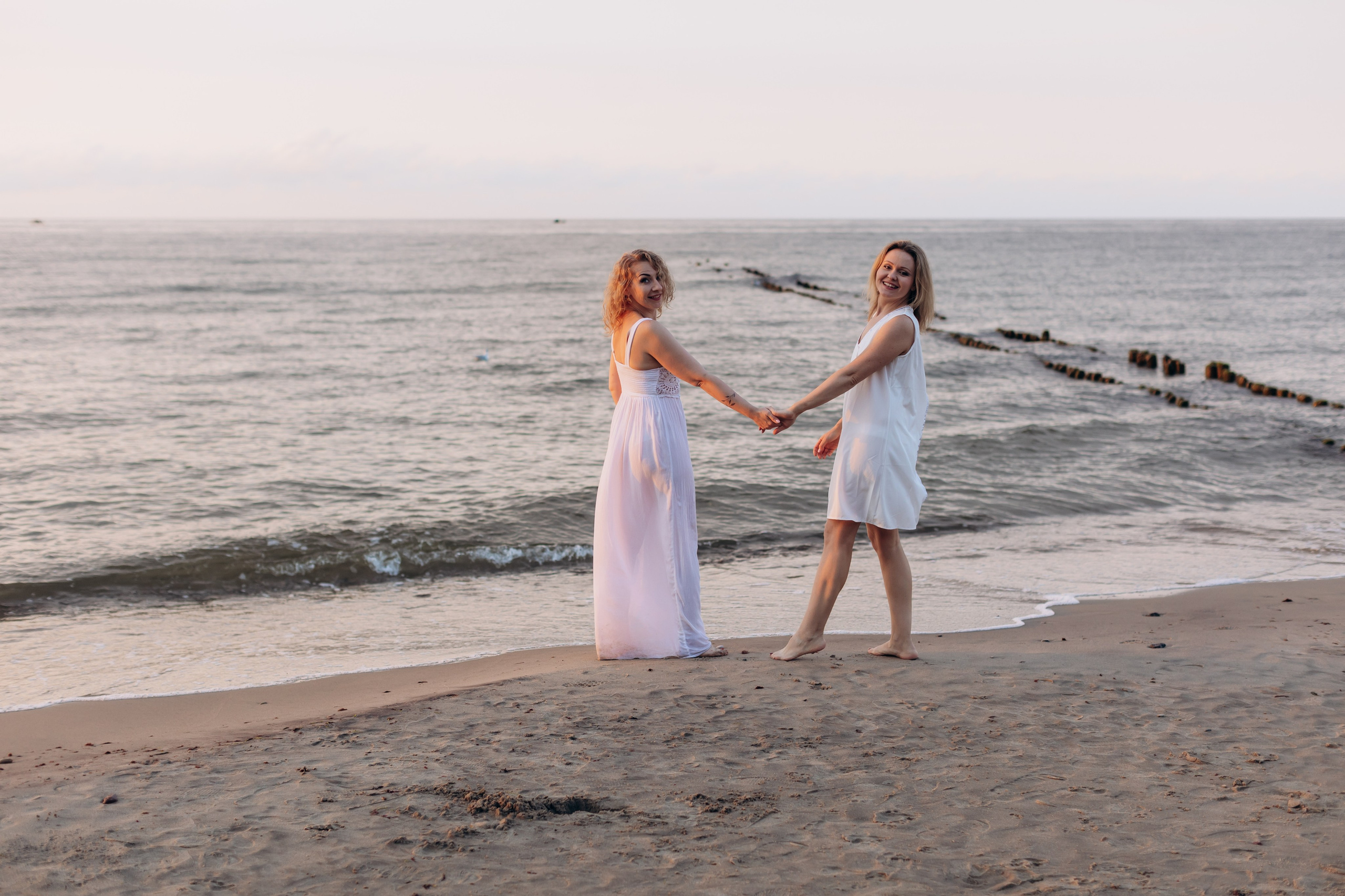 Подруги Отрадное закат лето. Фотограф в Калининграде свадебная фотография, репортажная, фотосессии