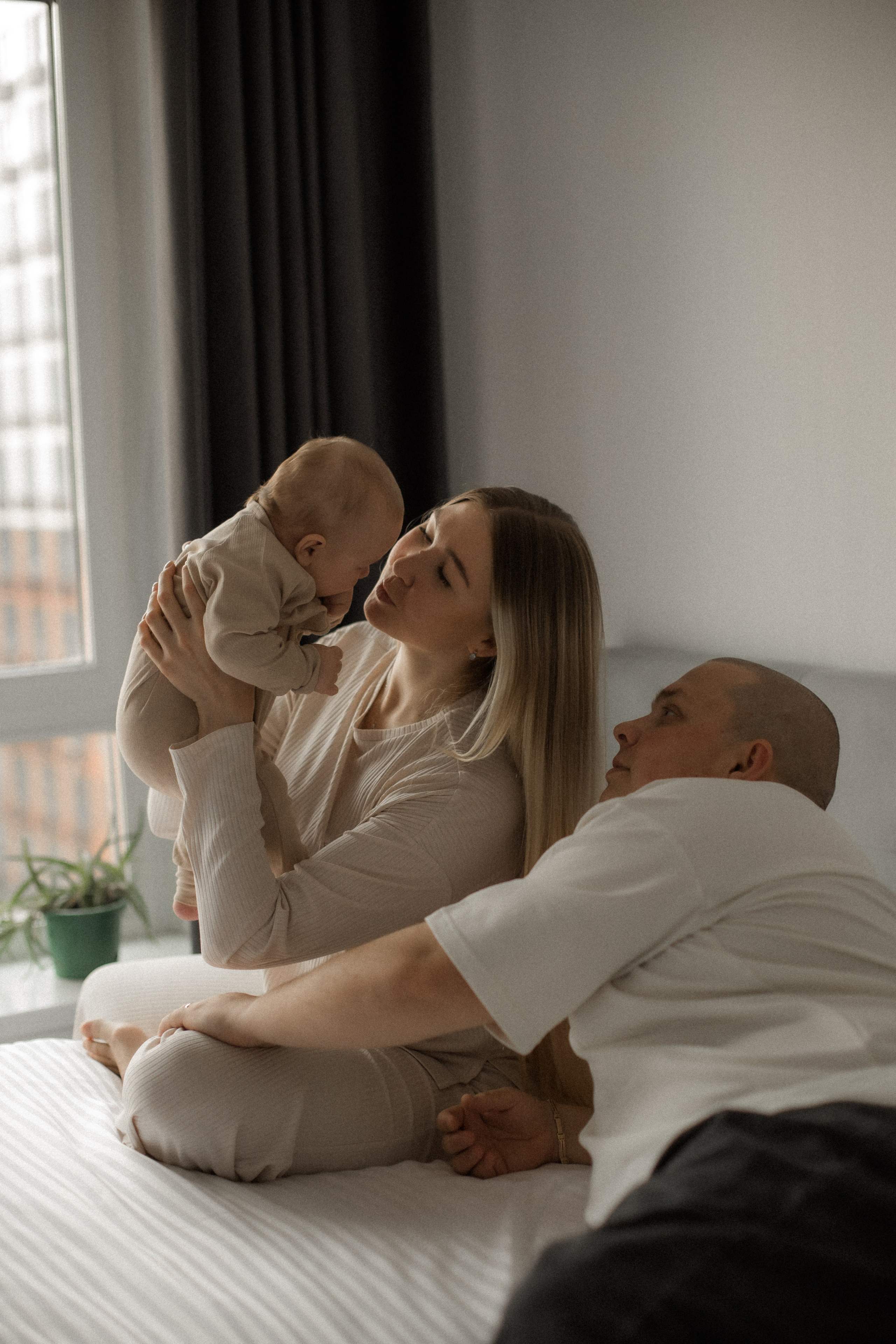 Семейная фотосъемка дома. Фотограф Карпачан Анастасия