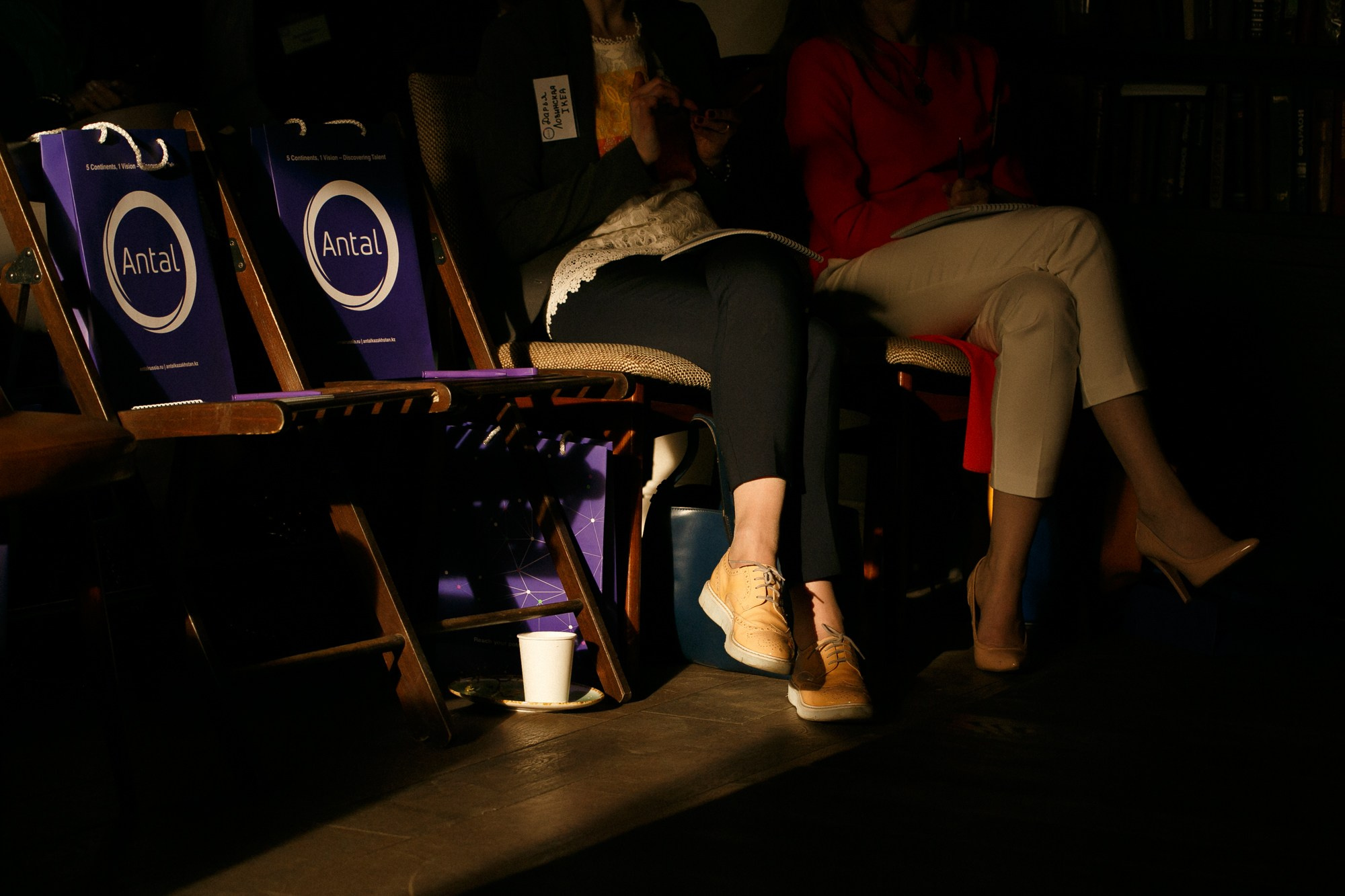 «КНИГИ И КОФЕ». Рабочая сторона — бизнес портрет и репортаж в Санкт-Петербурге