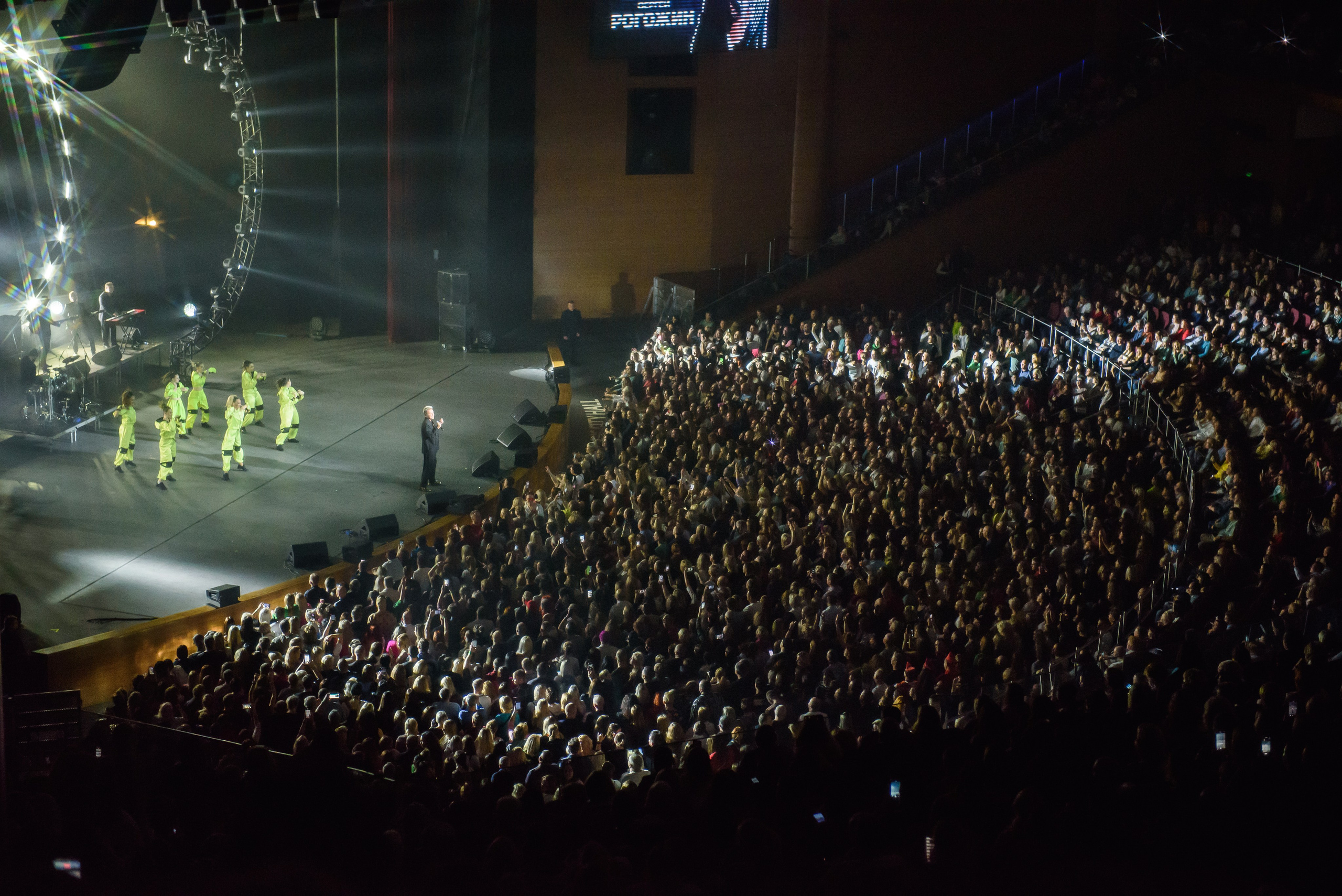 Дискотека 80-90-2000х — «Имена на все времена», Крокус Сити Холл. Бренд-фотограф для экспертов и блогеров в Москве Влада Горбовская