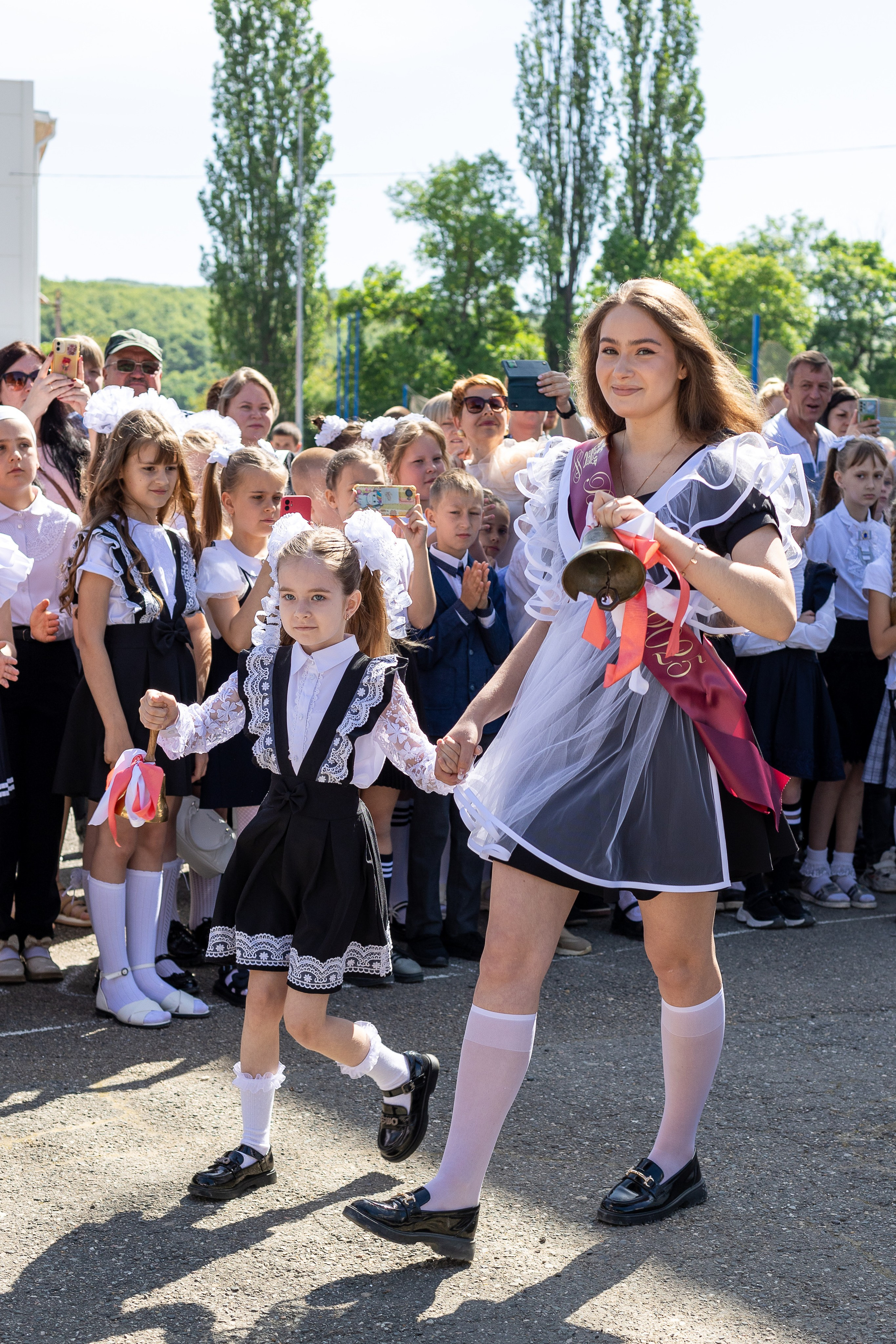 Последний звонок. Выпускные альбомы Майкоп, Краснодар Елена Золотарева