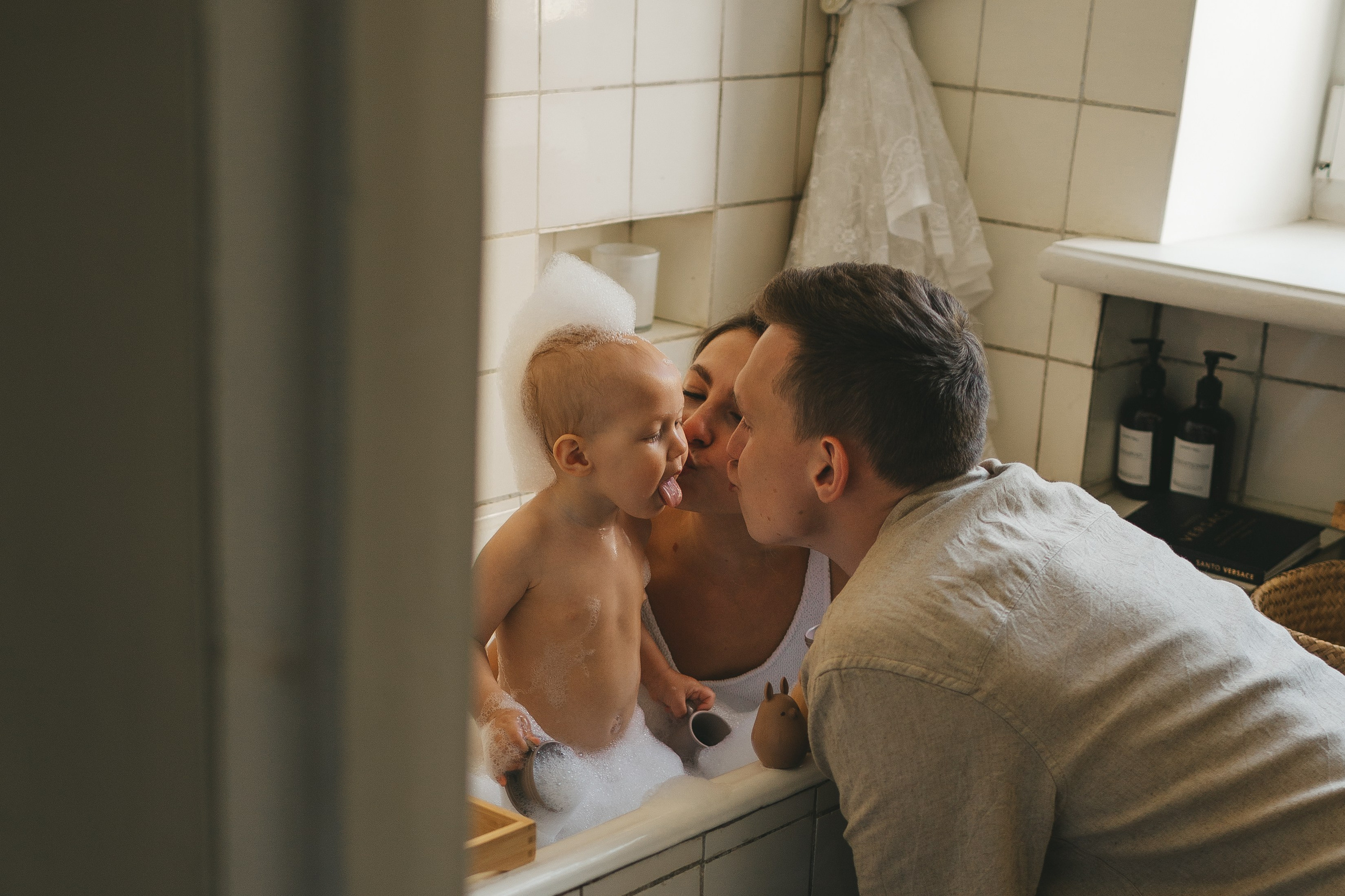 Стас, Даша и Ева (купание в ванной). Семейный и детский фотограф и видеограф в Москве, Дрокина Наталья