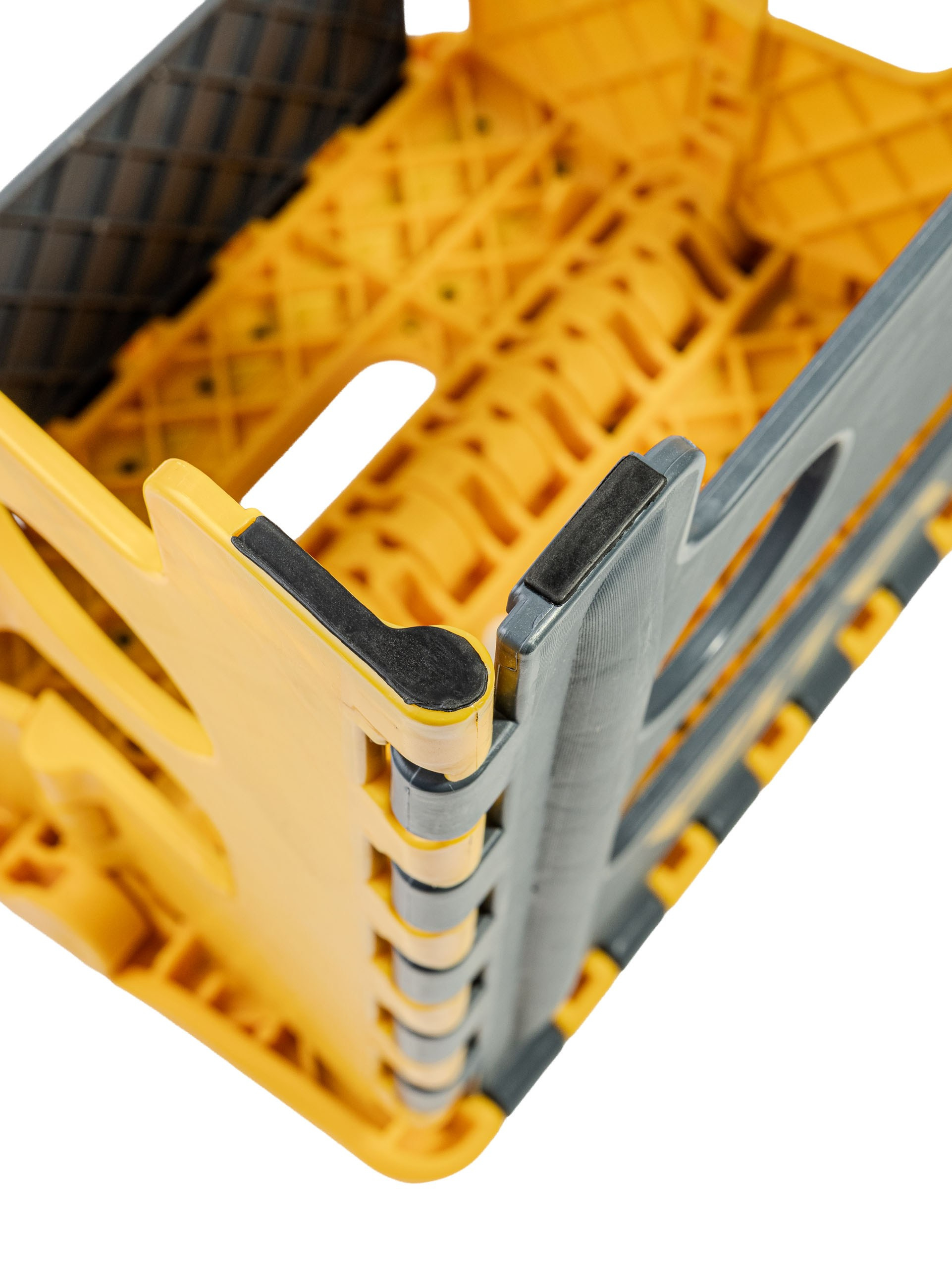 Предметные фотографии бытовых и строительных инструментов