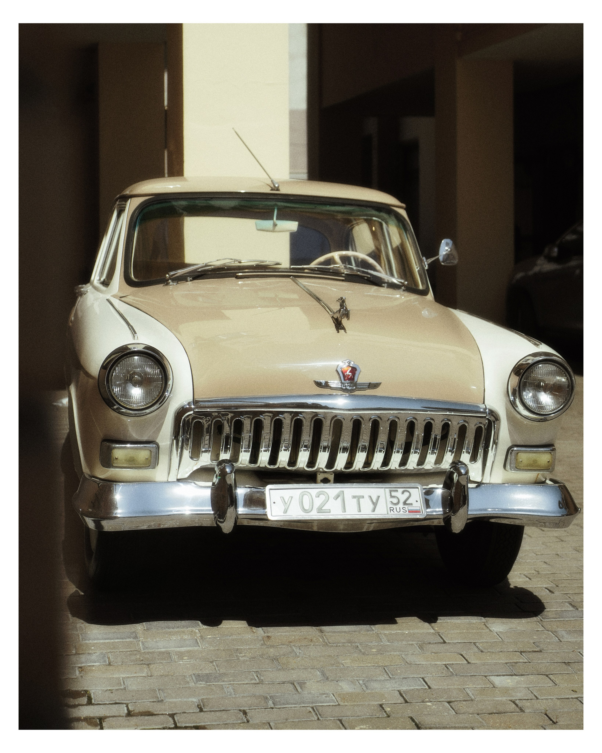 CARS. ANNA — PHOTOGRAPHER