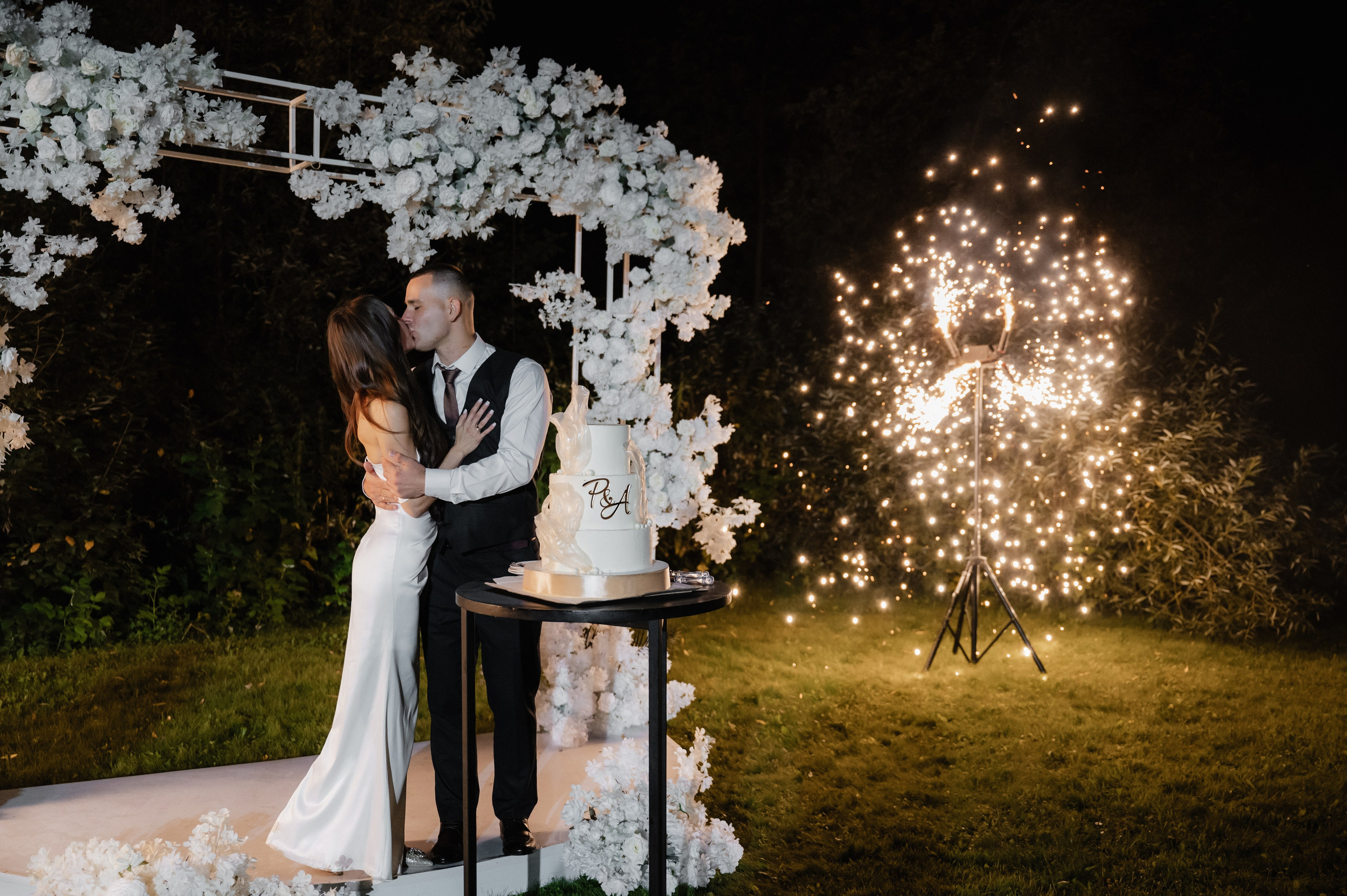 Роман и Алсу Остафьево. Свадебный фотограф Раменское-Москва