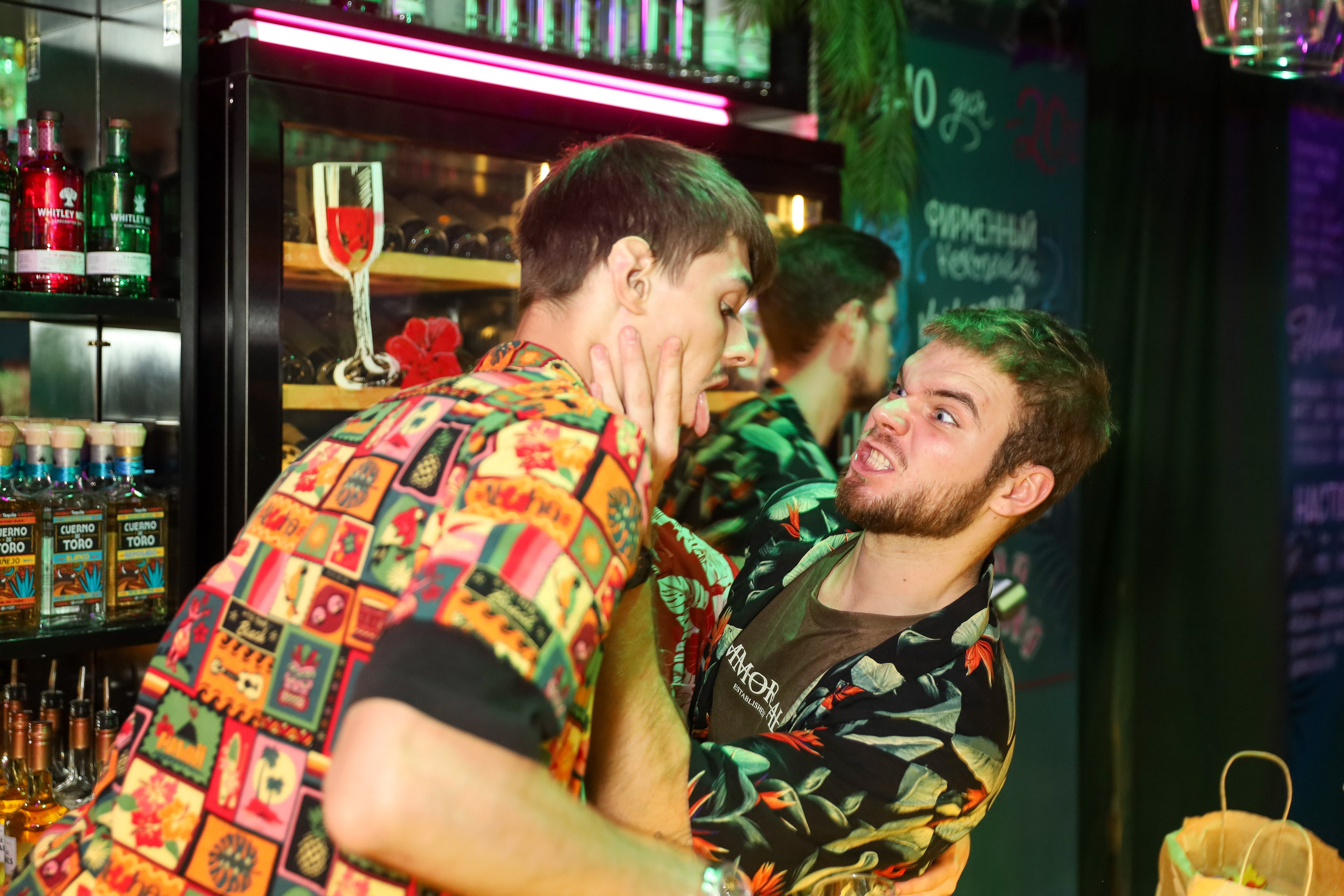 Вечеринки ALOHA BAR. Фотограф мероприятий Ирина Каширина