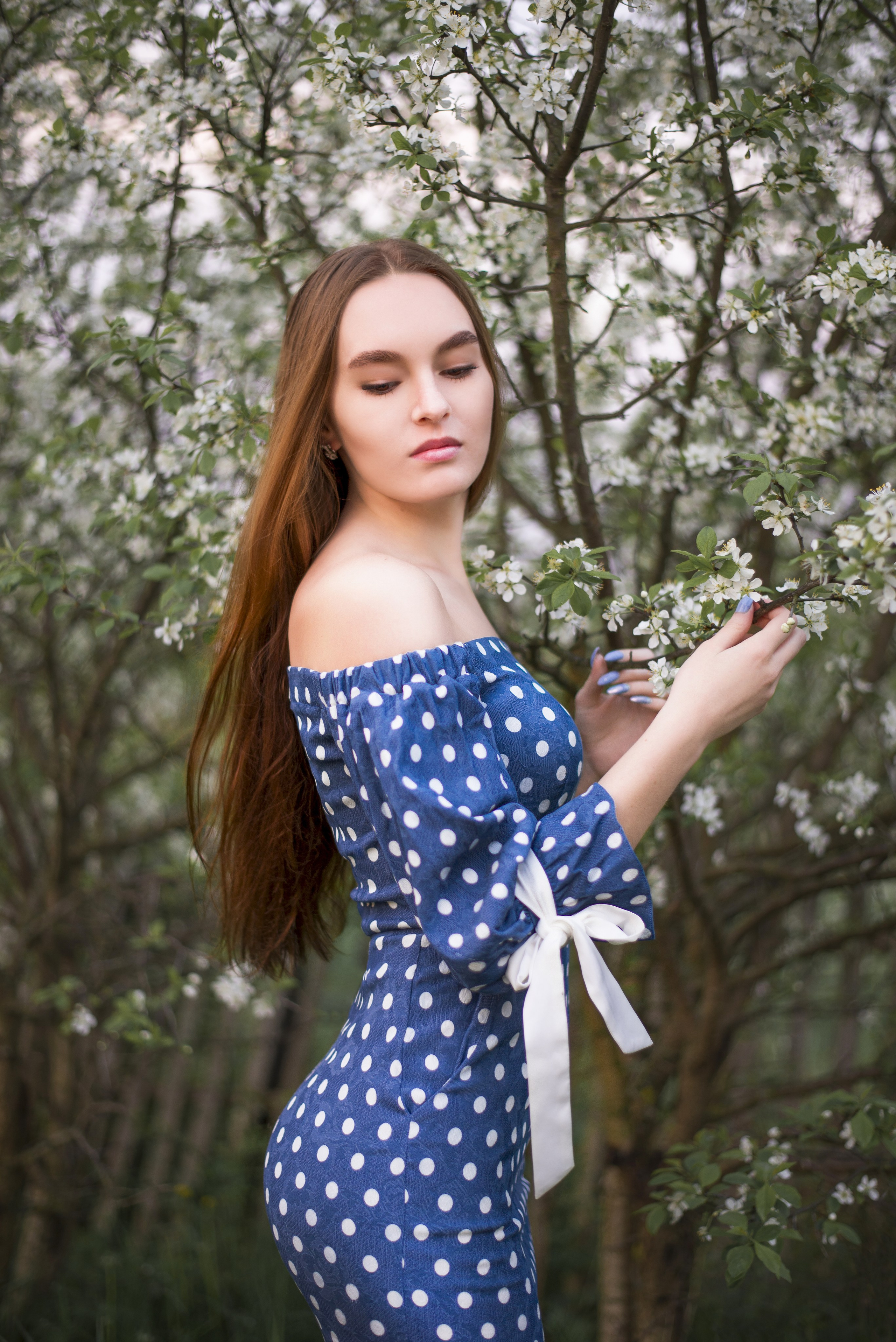 В яблонях. Творческий фотограф Вологда